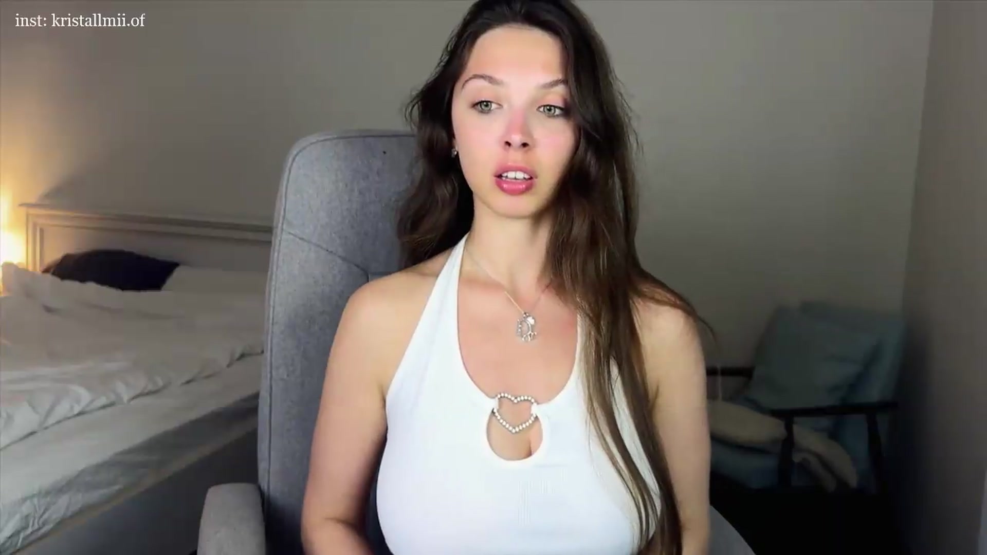 Gallery image thumbnail from Kristallmii's myfreecams stream on, 05/26/2026, 21:44 image 18 of 20
