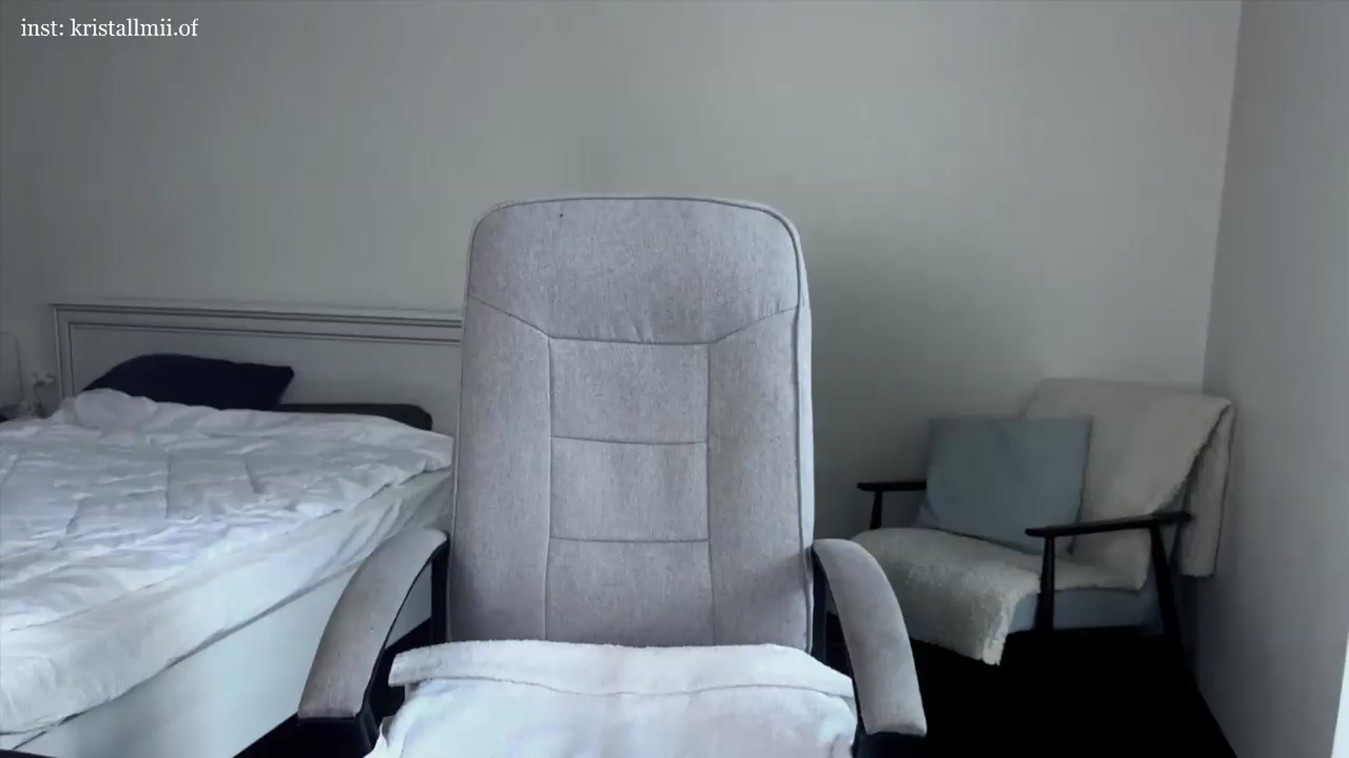 Gallery image thumbnail from Kristallmii's myfreecams stream on, 06/25/2026, 14:33 image 20 of 20
