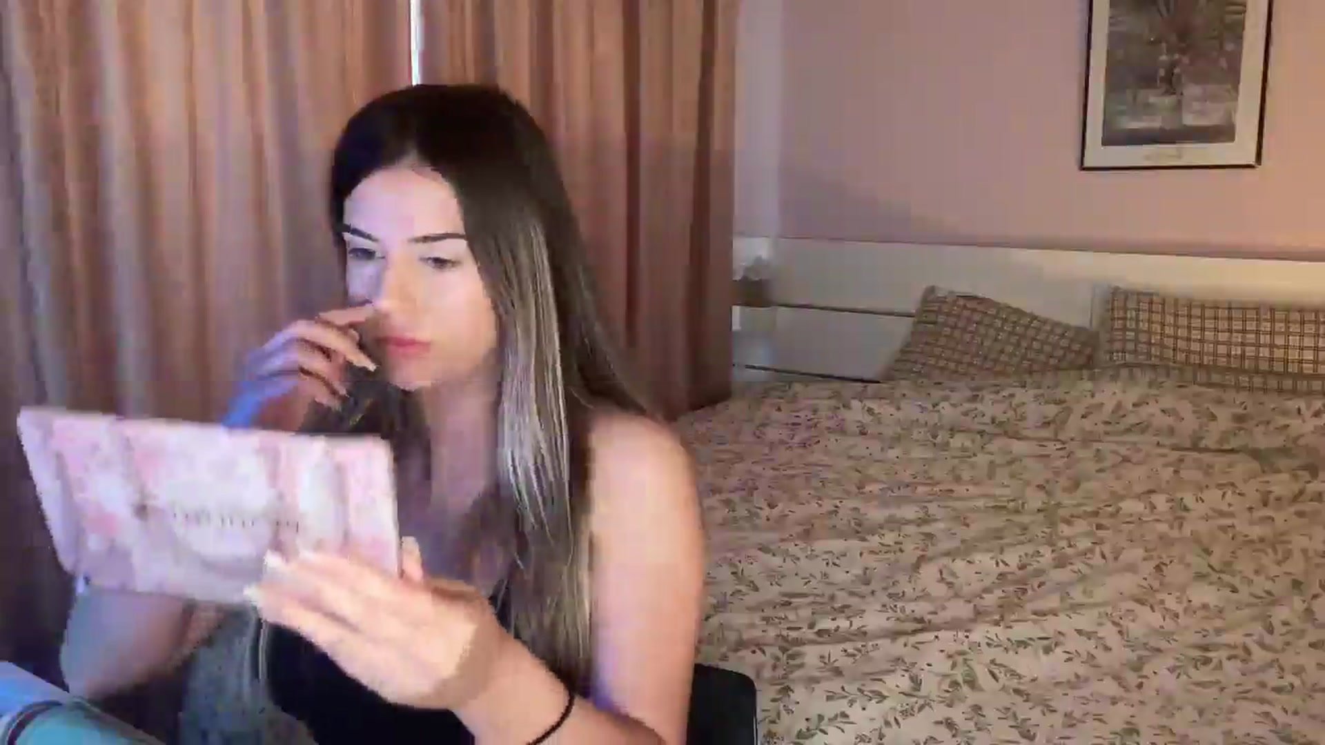 Gallery image thumbnail from KristenBoom's myfreecams stream on, 01/11/2026, 14:09 image 2 of 20