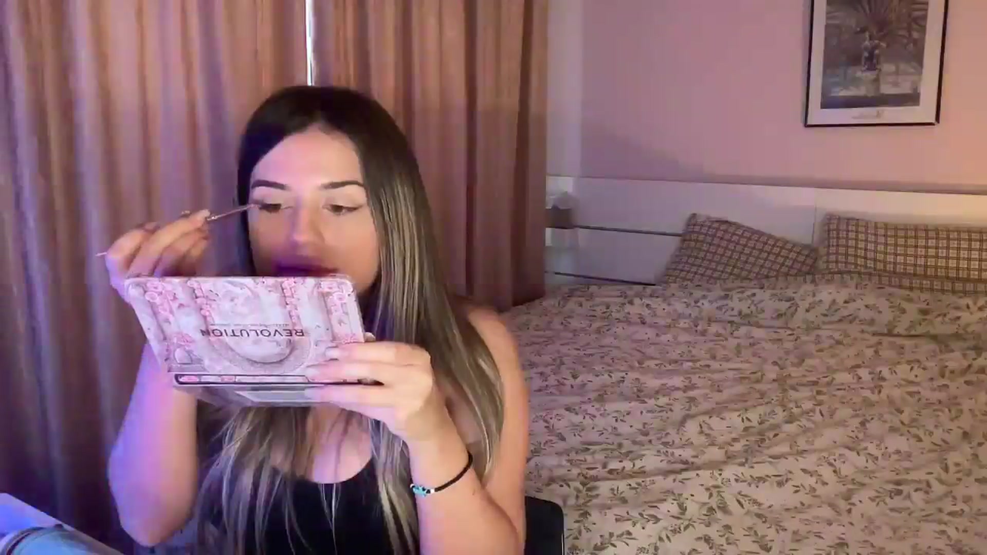 Gallery image thumbnail from KristenBoom's myfreecams stream on, 01/11/2026, 14:09 image 6 of 20