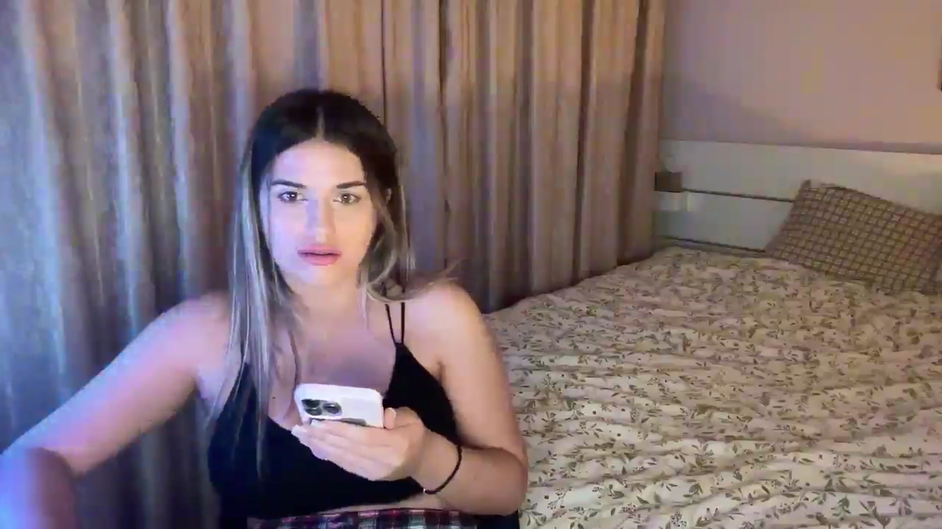 Gallery image thumbnail from KristenBoom's myfreecams stream on, 01/11/2026, 19:05 image 19 of 20