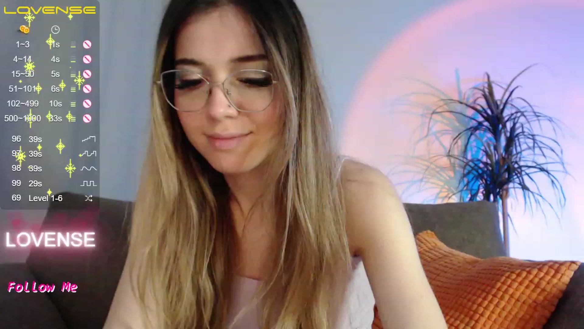 Gallery image thumbnail from KristenMay's myfreecams stream on, 11/29/2022, 12:09 image 15 of 20