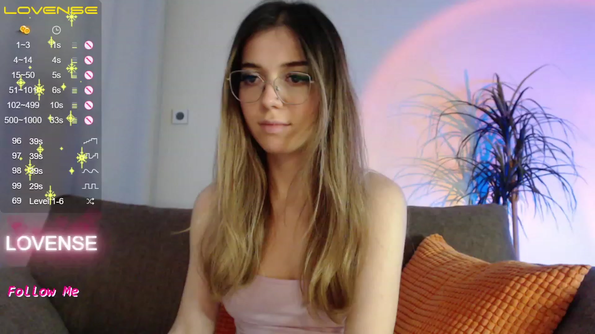 Gallery image thumbnail from KristenMay's myfreecams stream on, 11/29/2022, 12:09 image 17 of 20