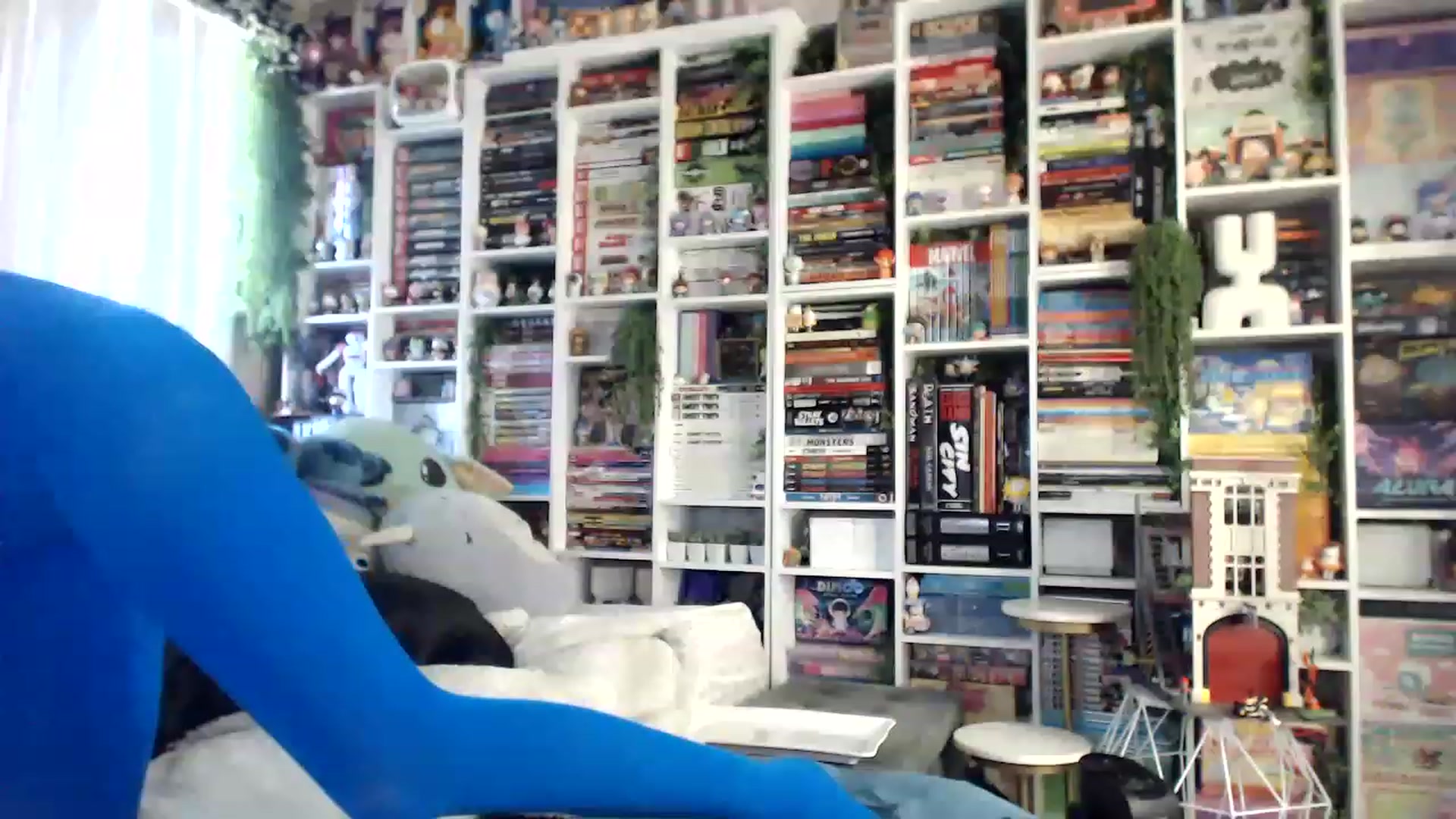 Gallery image thumbnail from Kristenn_'s myfreecams stream on, 04/08/2023, 14:27 image 1 of 20
