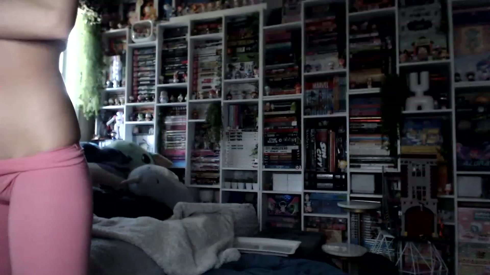 Gallery image thumbnail from Kristenn_'s myfreecams stream on, 04/08/2023, 14:27 image 16 of 20