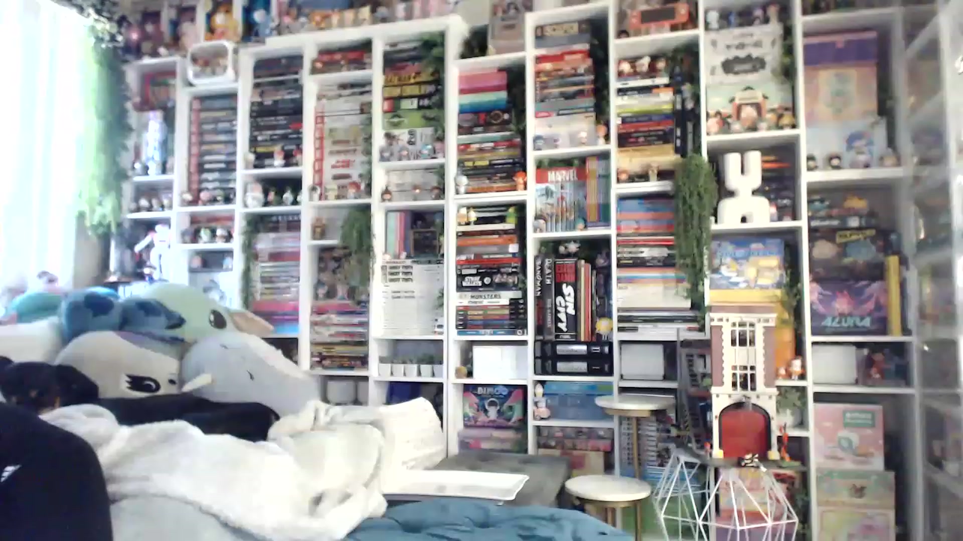 Gallery image thumbnail from Kristenn_'s myfreecams stream on, 04/08/2023, 15:46 image 5 of 20