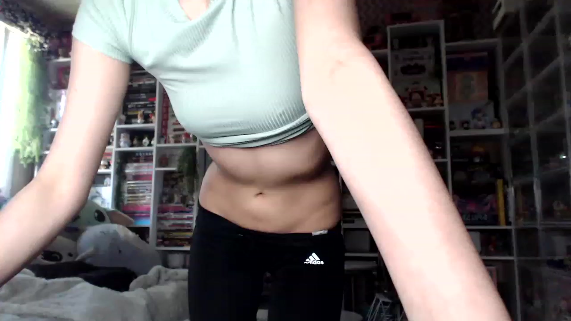 Gallery image thumbnail from Kristenn_'s myfreecams stream on, 04/08/2023, 15:46 image 7 of 20