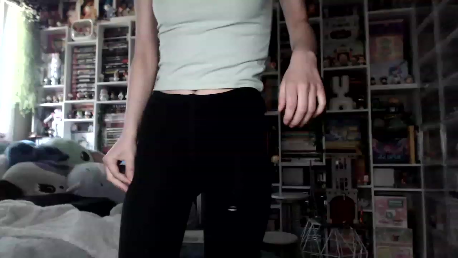 Gallery image thumbnail from Kristenn_'s myfreecams stream on, 04/08/2023, 15:46 image 10 of 20