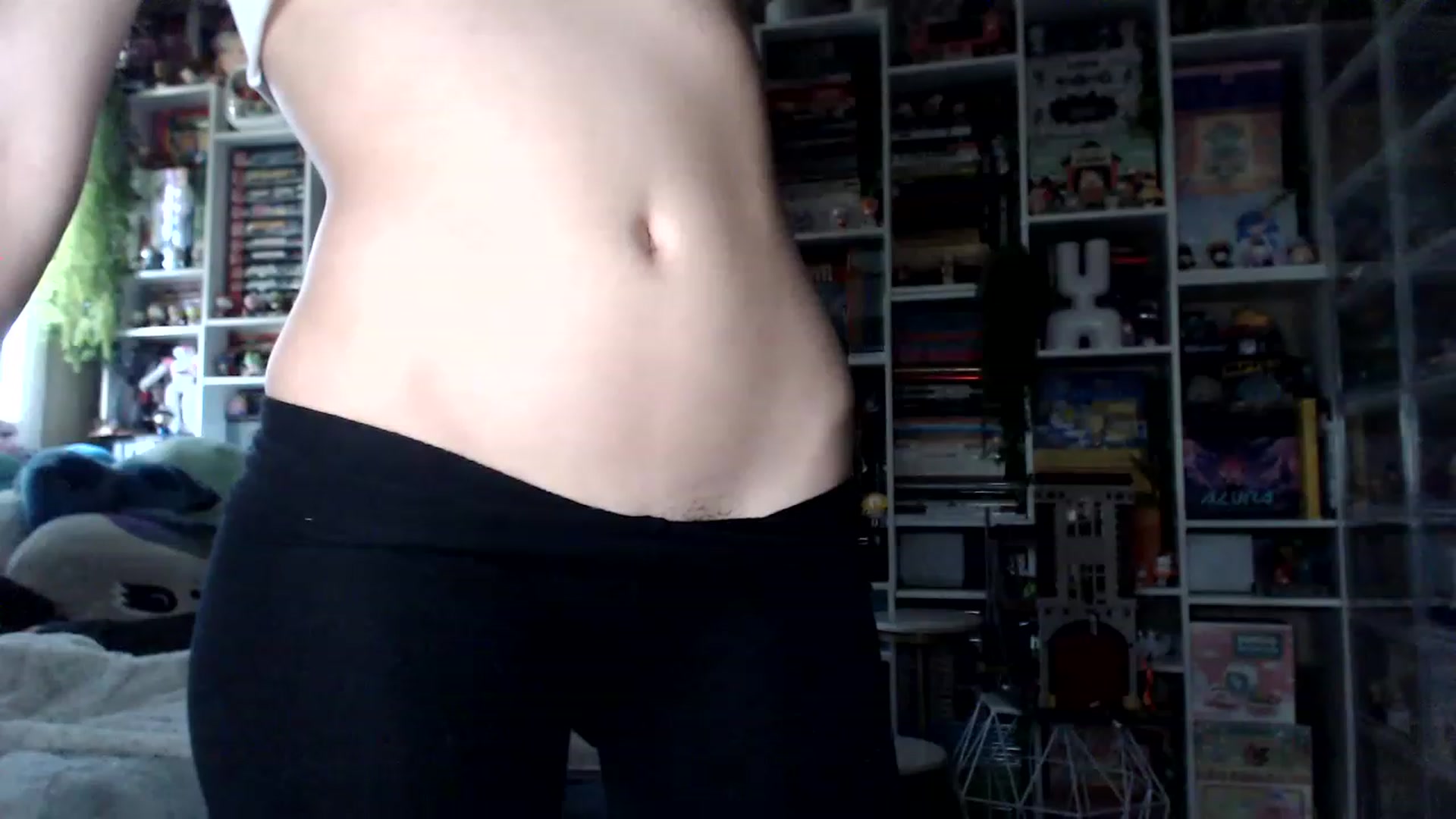 Gallery image thumbnail from Kristenn_'s myfreecams stream on, 04/08/2023, 15:46 image 12 of 20