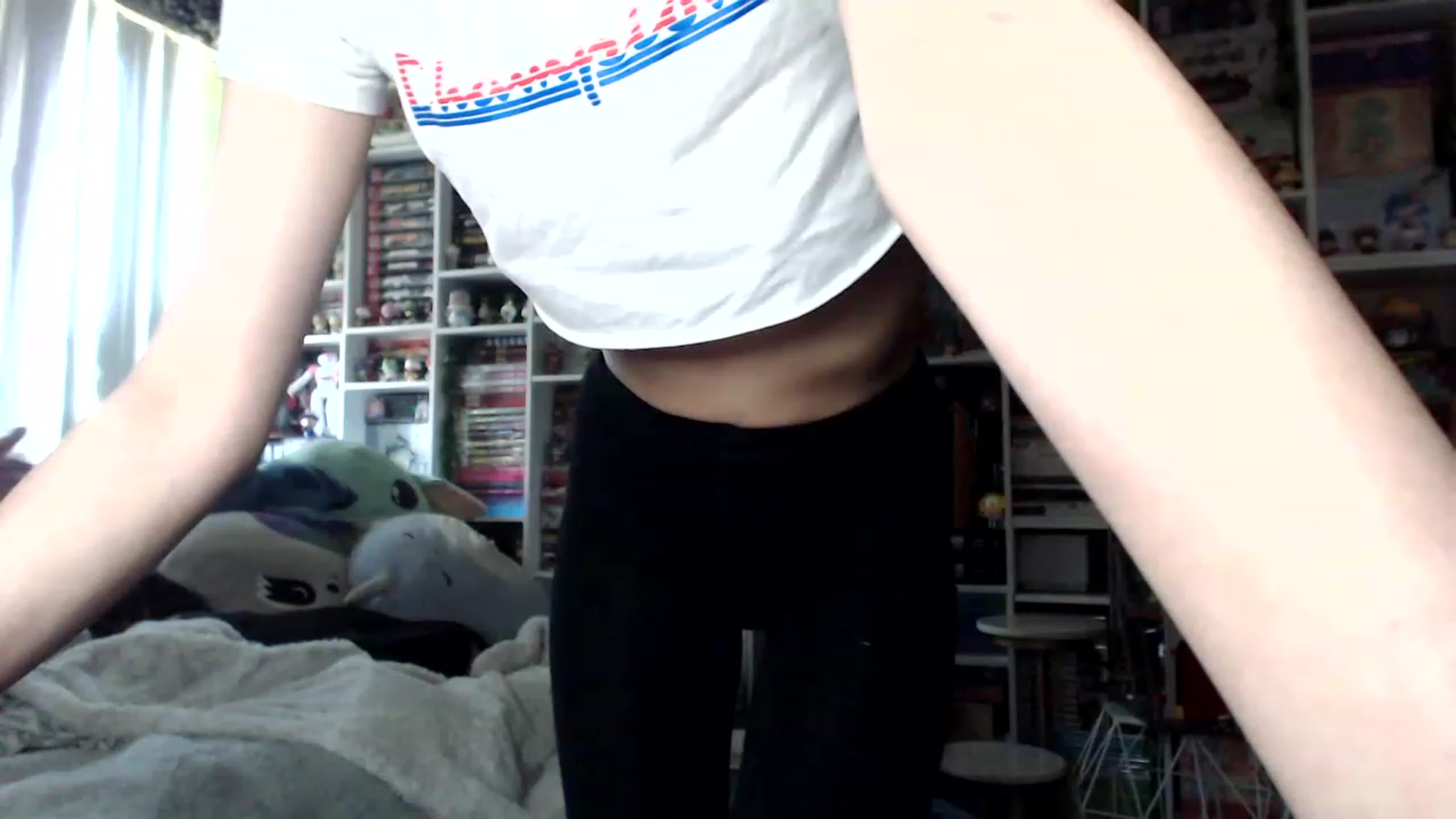 Gallery image thumbnail from Kristenn_'s myfreecams stream on, 04/08/2023, 15:46 image 16 of 20