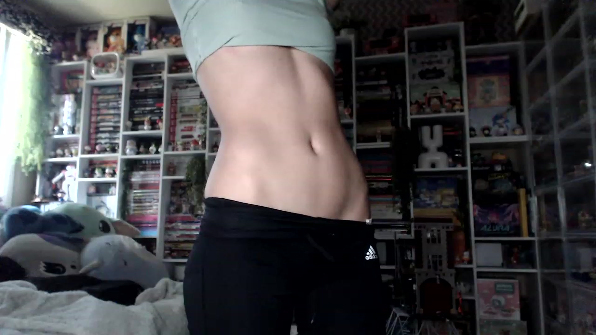 Gallery image thumbnail from Kristenn_'s myfreecams stream on, 04/08/2023, 15:46 image 6 of 20