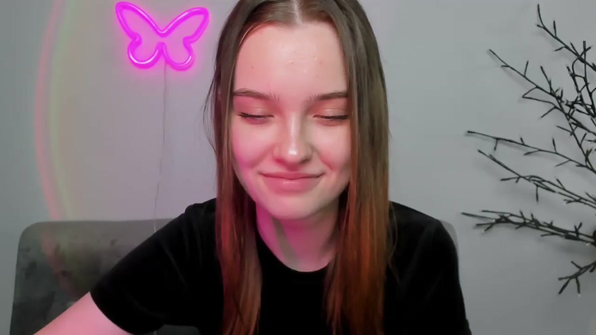 Gallery image thumbnail from KristiGant's myfreecams stream on, 04/16/2026, 12:34 image 10 of 20