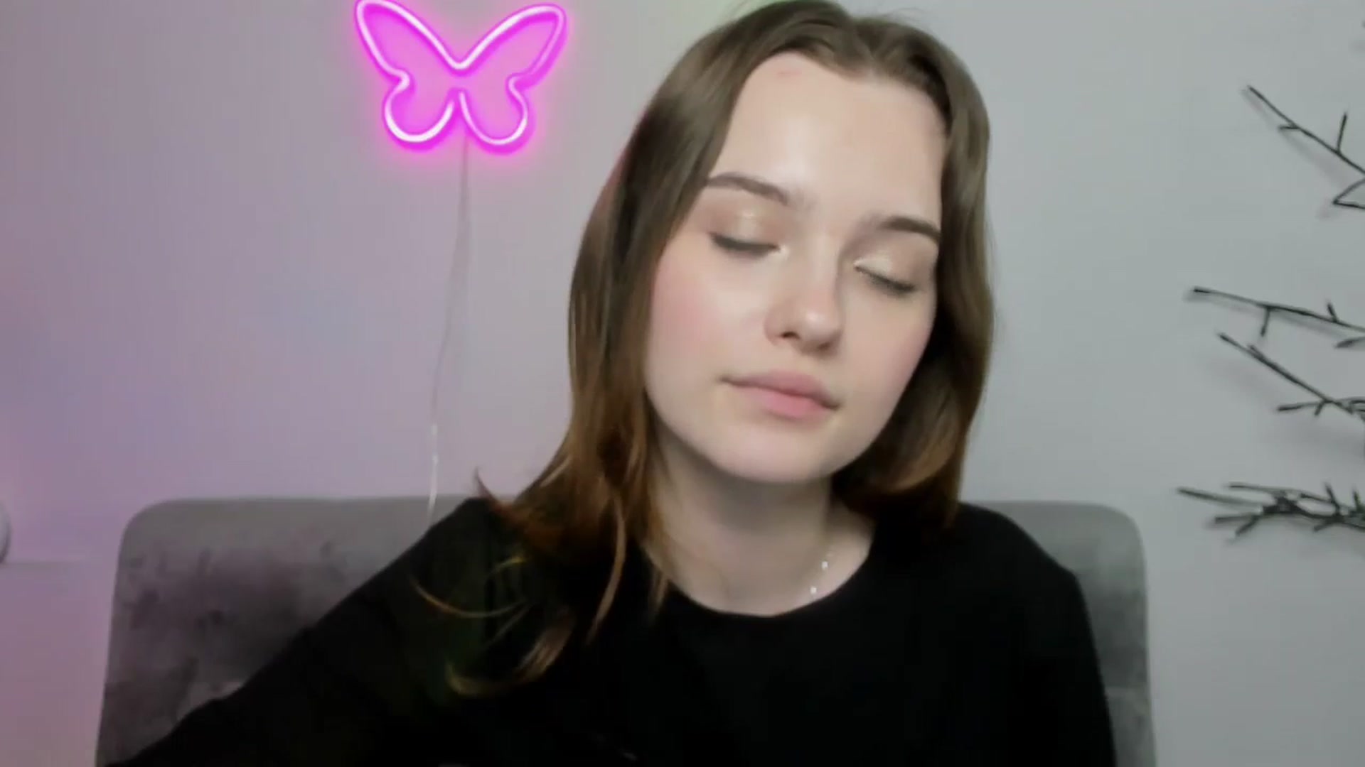 Gallery image thumbnail from KristiGant's myfreecams stream on, 04/18/2026, 14:32 image 4 of 20