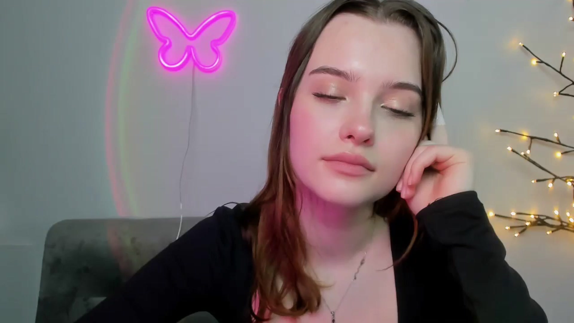 Gallery image thumbnail from KristiGant's myfreecams stream on, 04/19/2026, 13:10 image 10 of 20