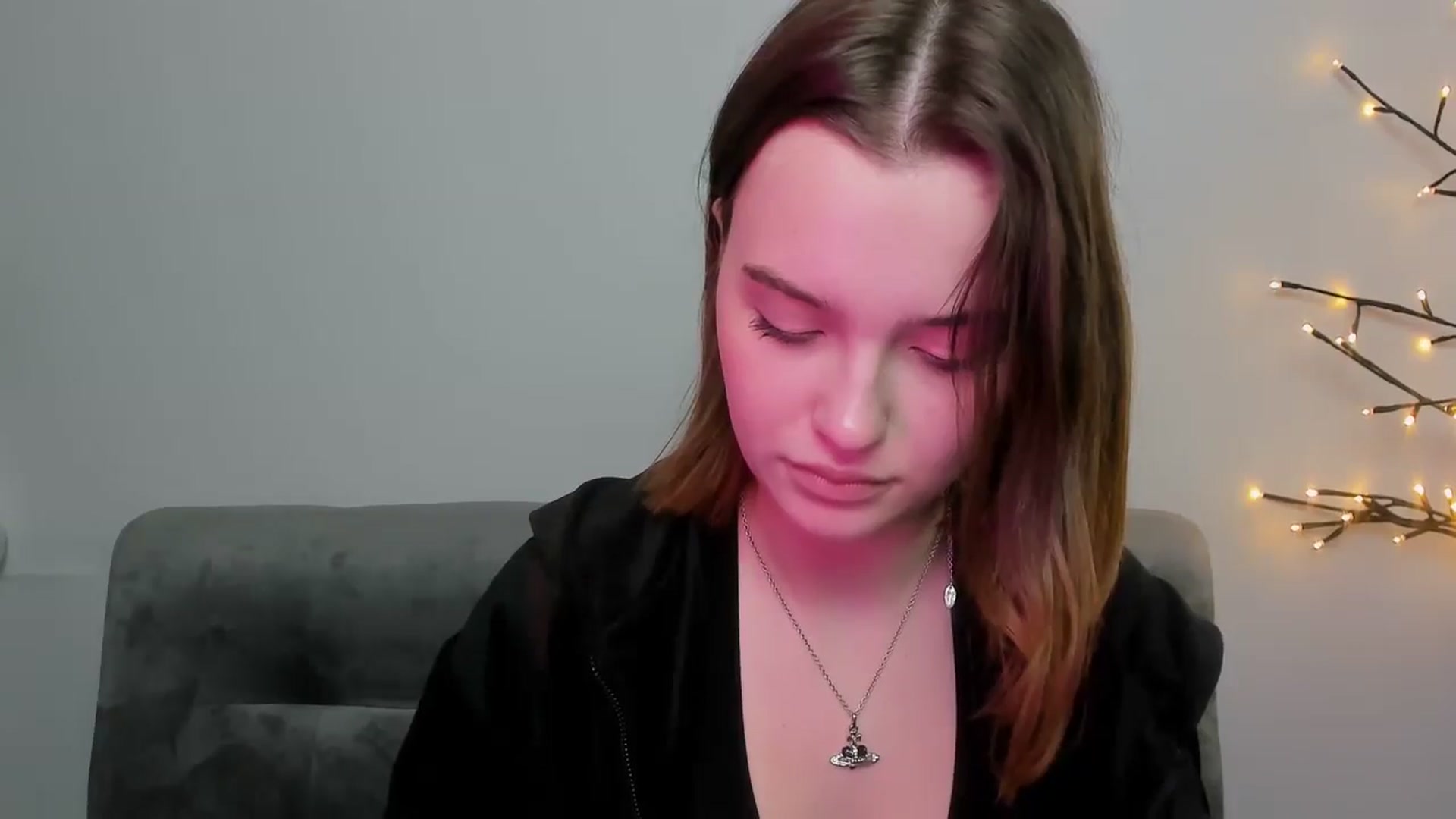 Gallery image thumbnail from KristiGant's myfreecams stream on, 04/27/2026, 13:26 image 16 of 20