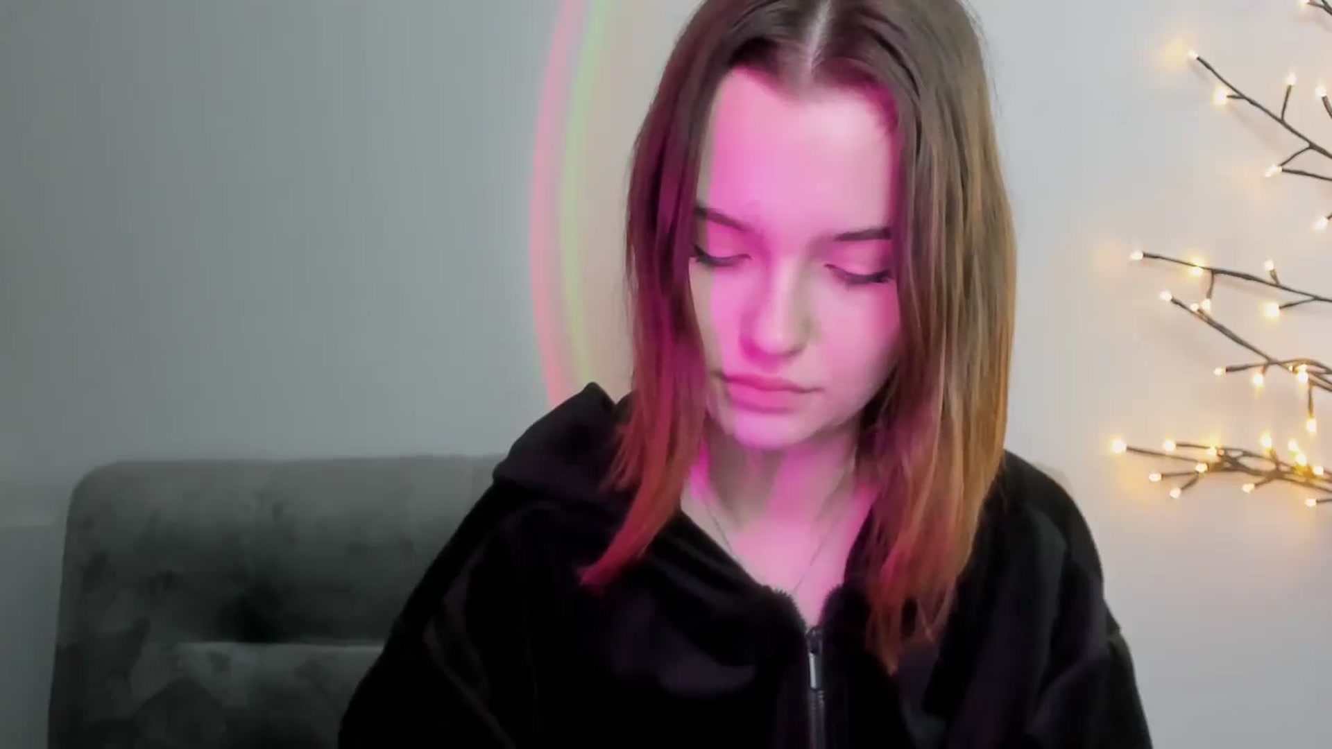 Gallery image thumbnail from KristiGant's myfreecams stream on, 04/27/2026, 15:52 image 9 of 20