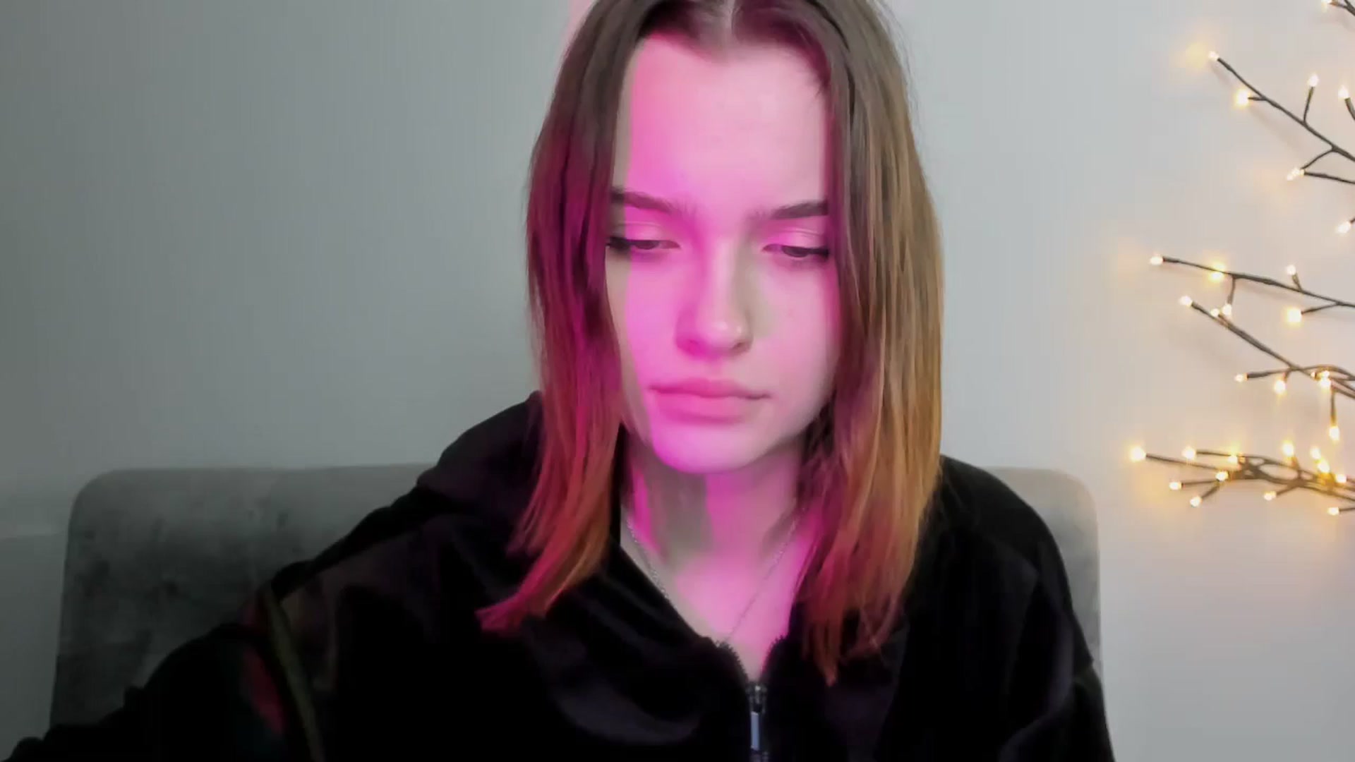 Gallery image thumbnail from KristiGant's myfreecams stream on, 04/27/2026, 15:52 image 8 of 20