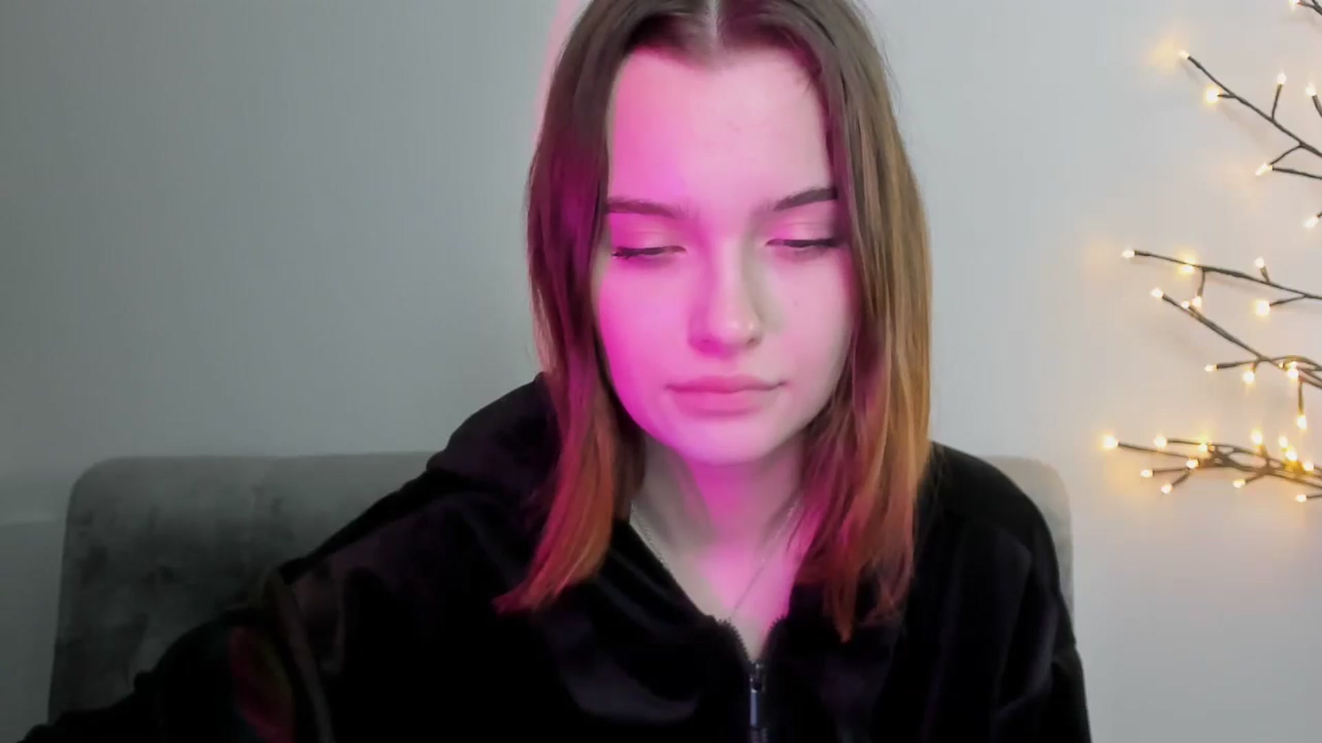 Gallery image thumbnail from KristiGant's myfreecams stream on, 04/27/2026, 15:52 image 2 of 20