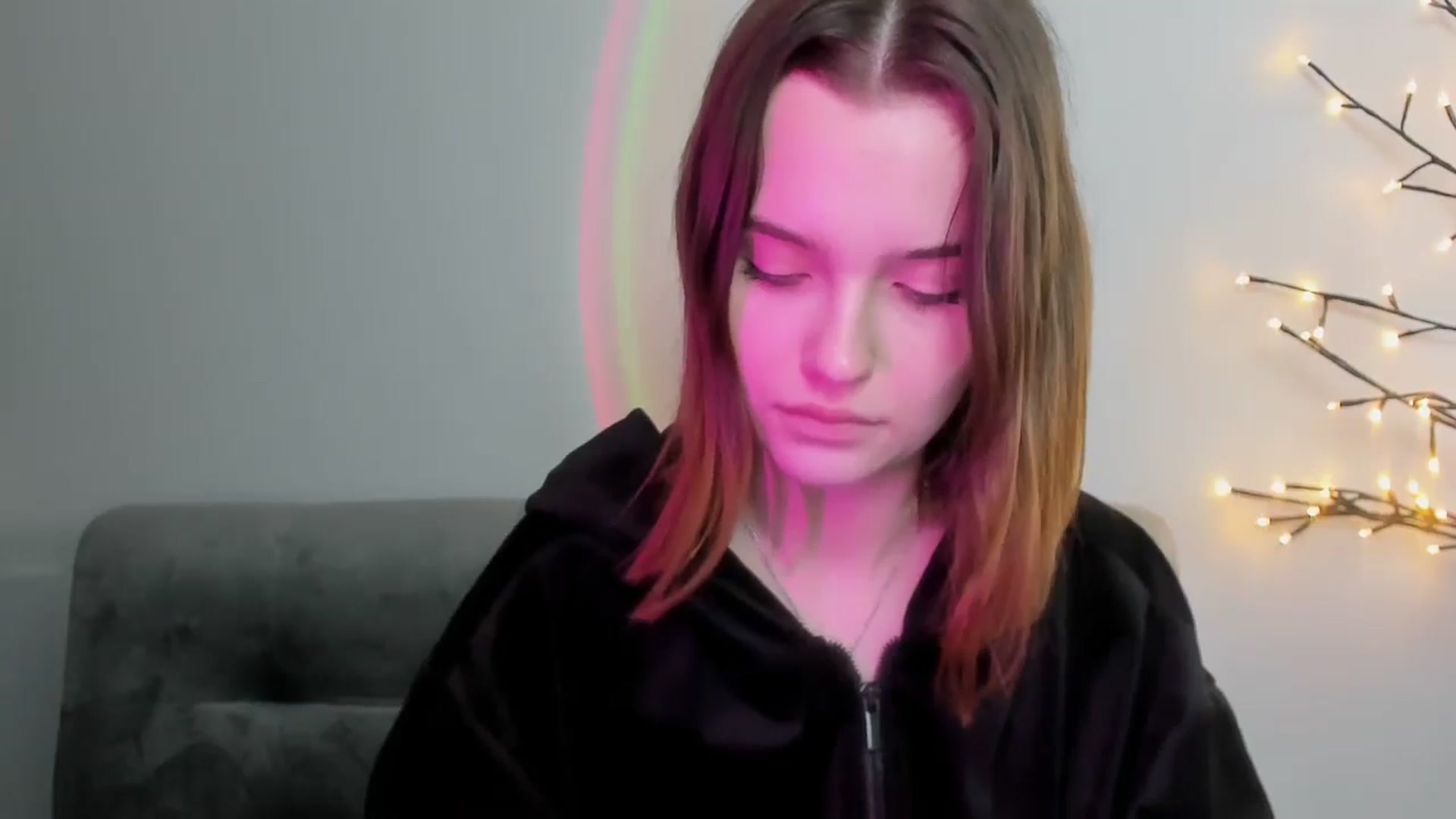Gallery image thumbnail from KristiGant's myfreecams stream on, 04/27/2026, 15:52 image 15 of 20