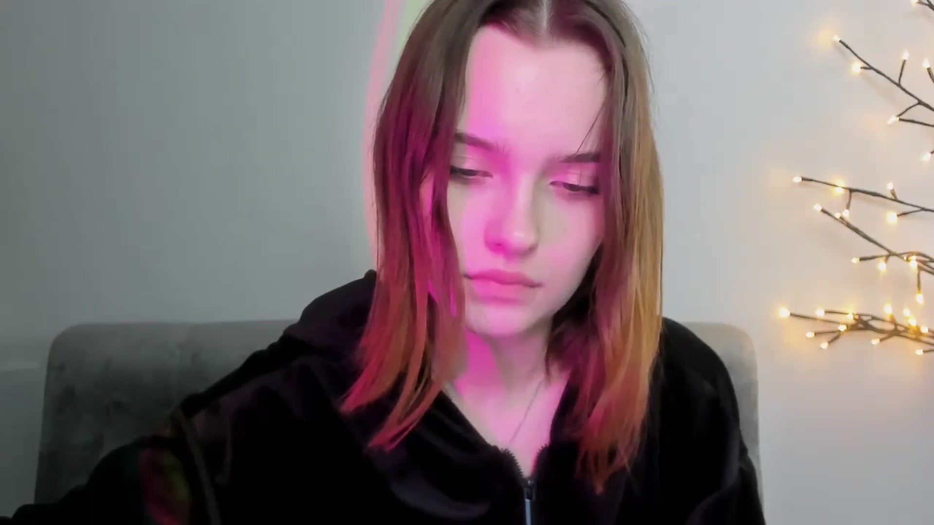 Gallery image thumbnail from KristiGant's myfreecams stream on, 04/27/2026, 15:52 image 19 of 20