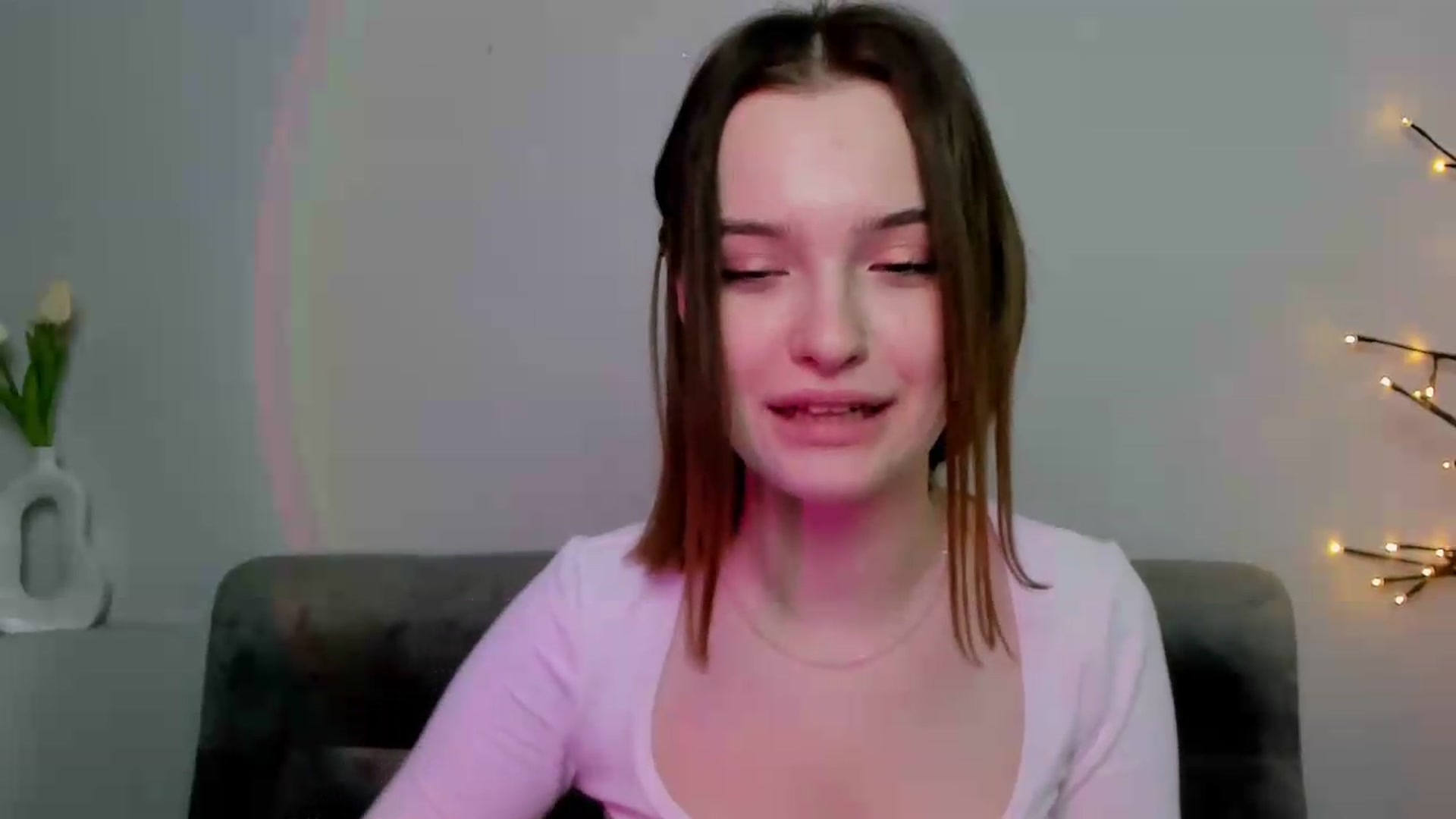 Gallery image thumbnail from KristiGant's myfreecams stream on, 04/30/2026, 16:39 image 18 of 20