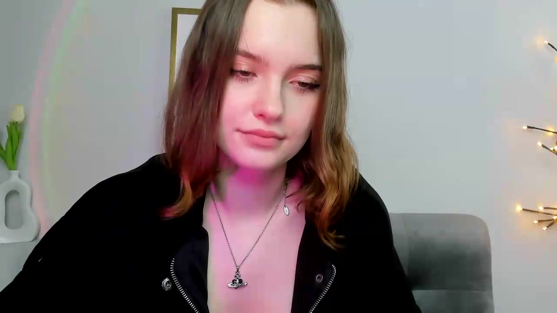 Gallery image thumbnail from KristiGant's myfreecams stream on, 05/15/2026, 14:25 image 16 of 20