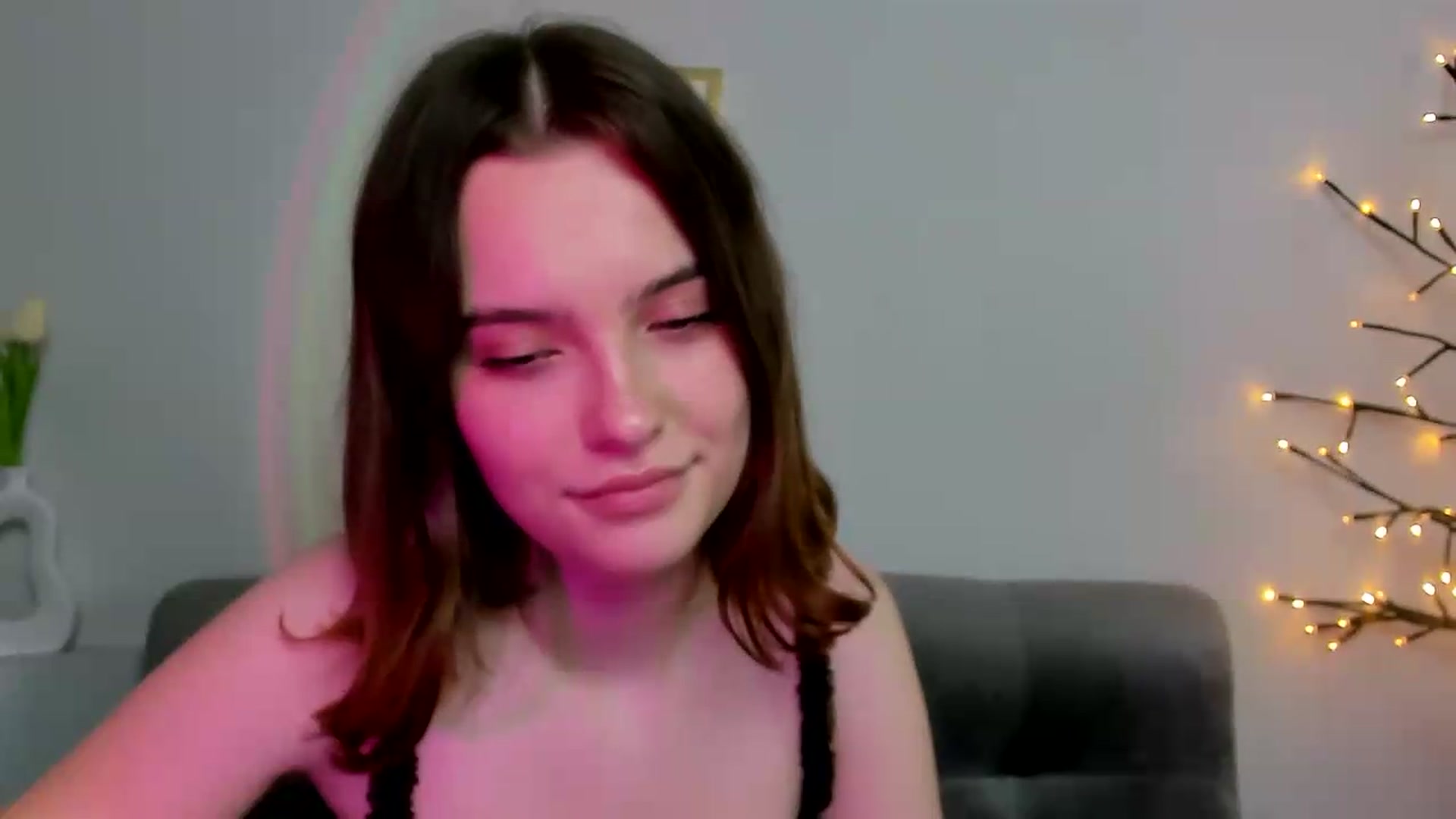 Gallery image thumbnail from KristiGant's myfreecams stream on, 05/18/2026, 13:00 image 19 of 20