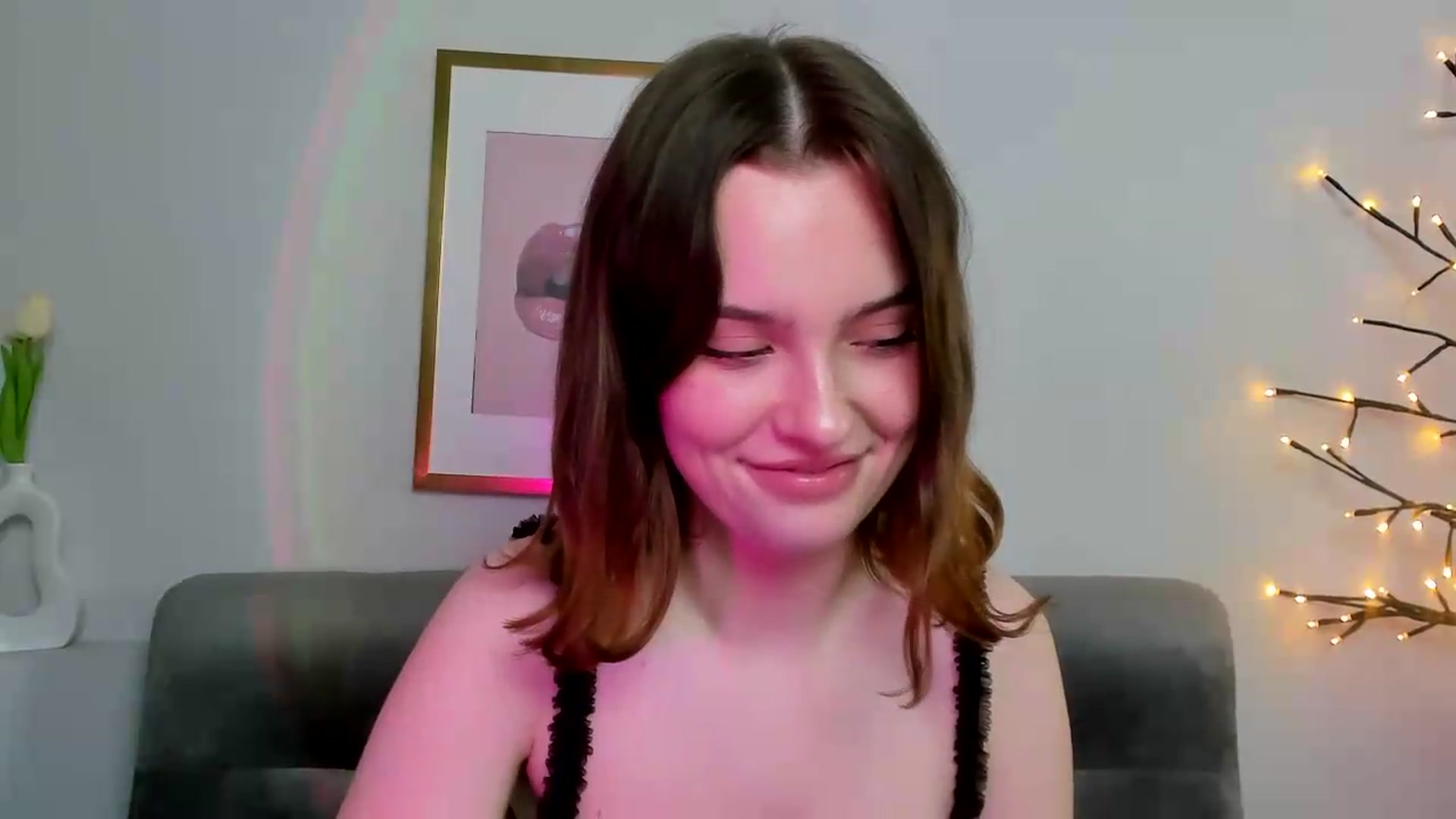 Gallery image thumbnail from KristiGant's myfreecams stream on, 05/18/2026, 13:00 image 14 of 20