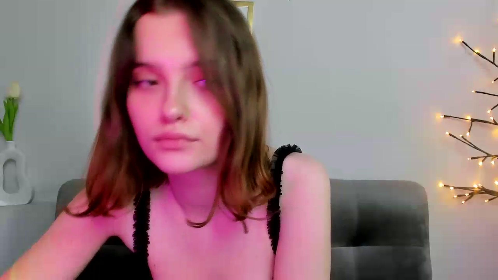 Gallery image thumbnail from KristiGant's myfreecams stream on, 05/18/2026, 15:58 image 5 of 20
