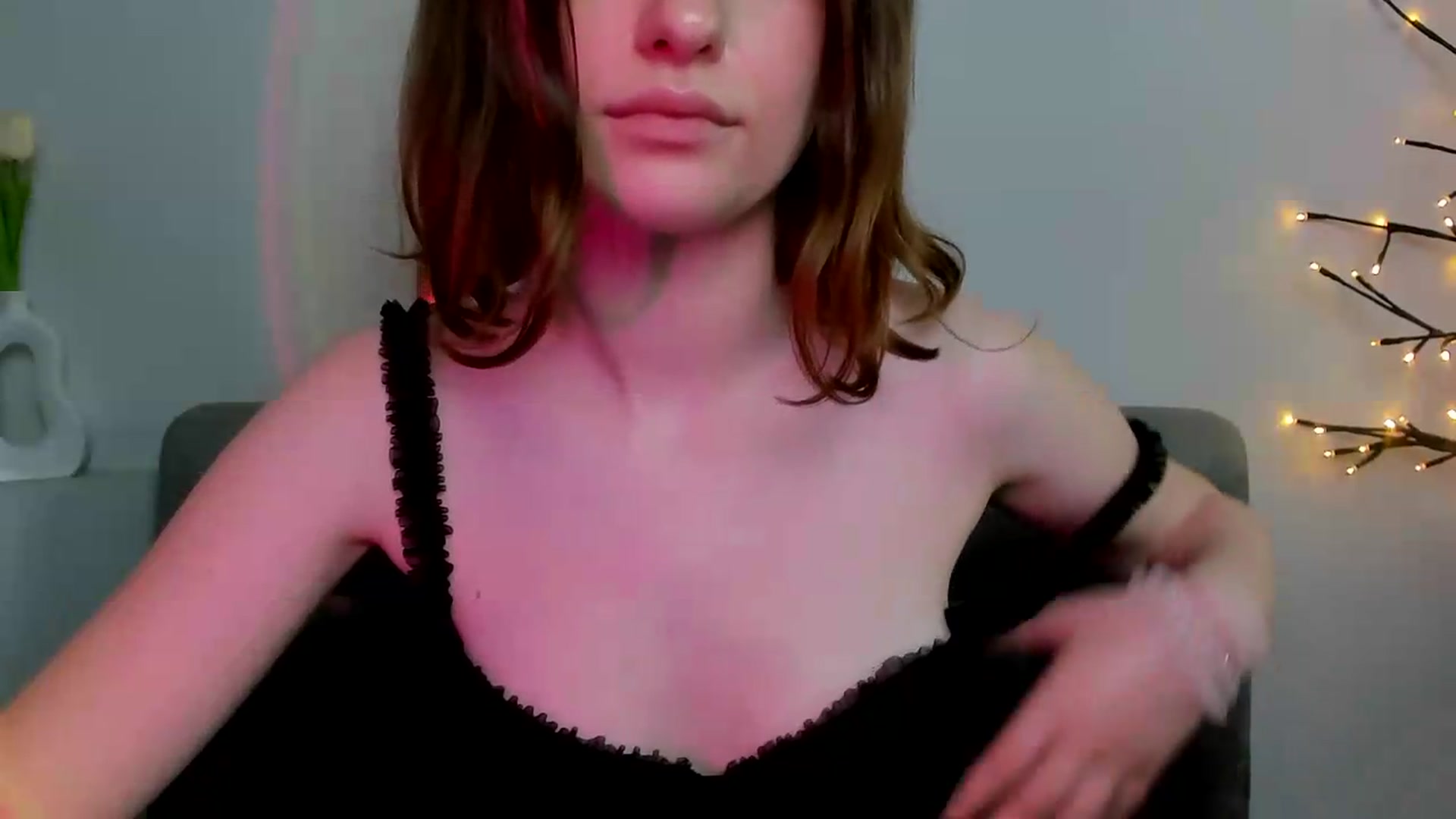 Gallery image thumbnail from KristiGant's myfreecams stream on, 05/18/2026, 15:58 image 18 of 20