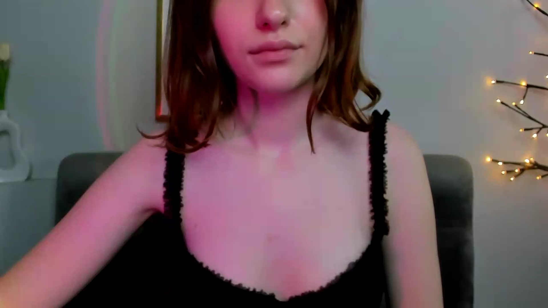 Gallery image thumbnail from KristiGant's myfreecams stream on, 05/18/2026, 15:58 image 13 of 20