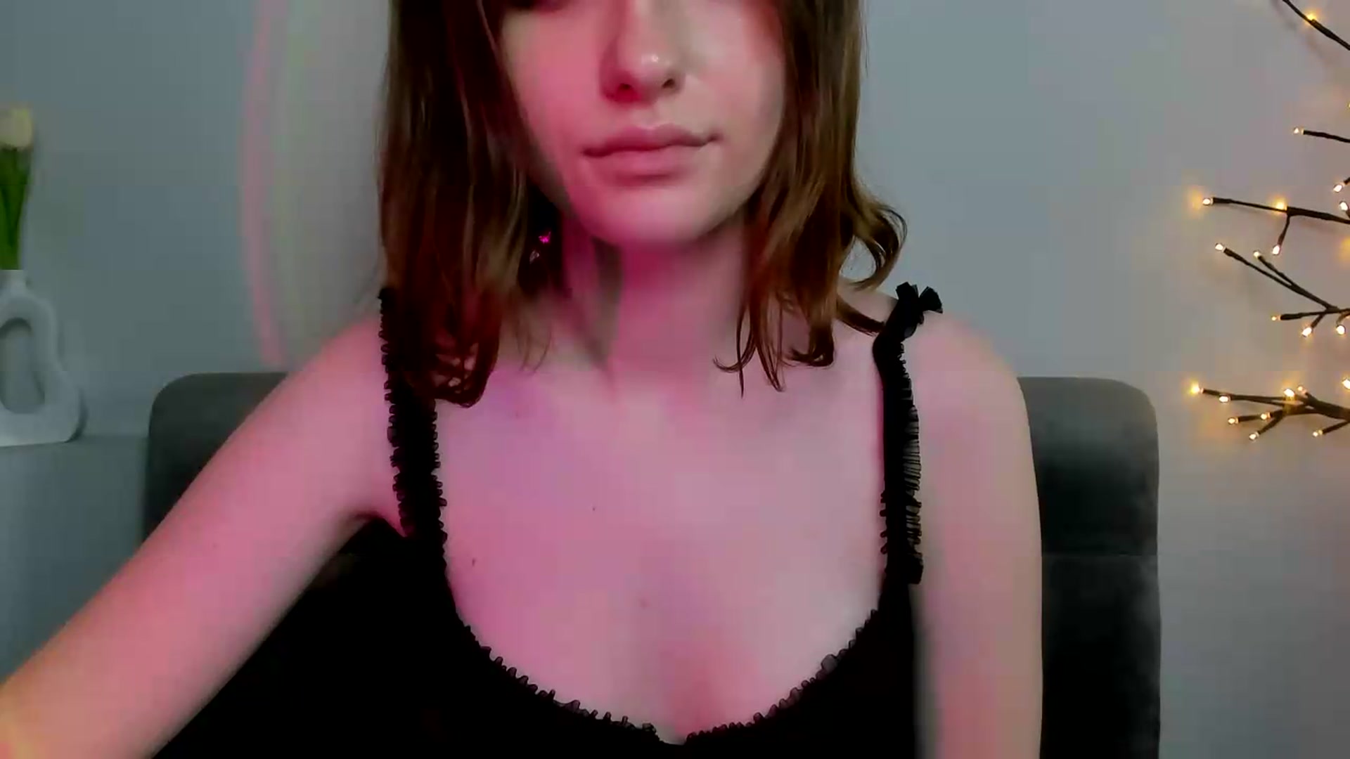 Gallery image thumbnail from KristiGant's myfreecams stream on, 05/18/2026, 15:58 image 20 of 20