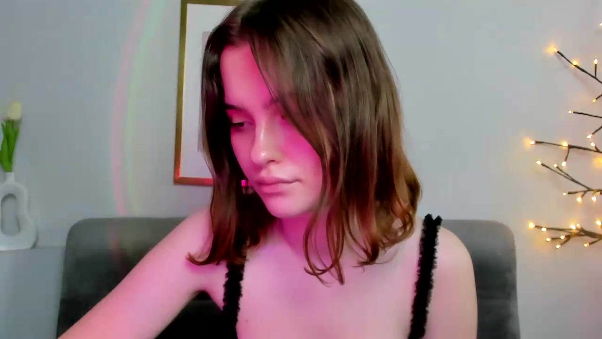 Gallery image thumbnail from KristiGant's myfreecams stream on, 05/18/2026, 15:58 image 4 of 20