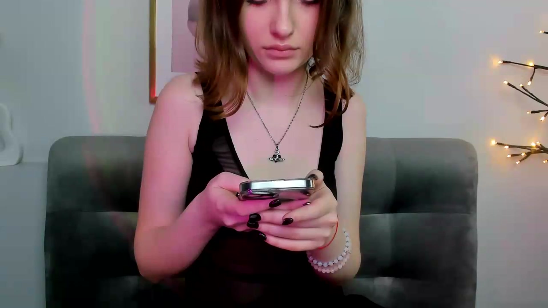 Gallery image thumbnail from KristiGant's myfreecams stream on, 05/19/2026, 13:15 image 6 of 20