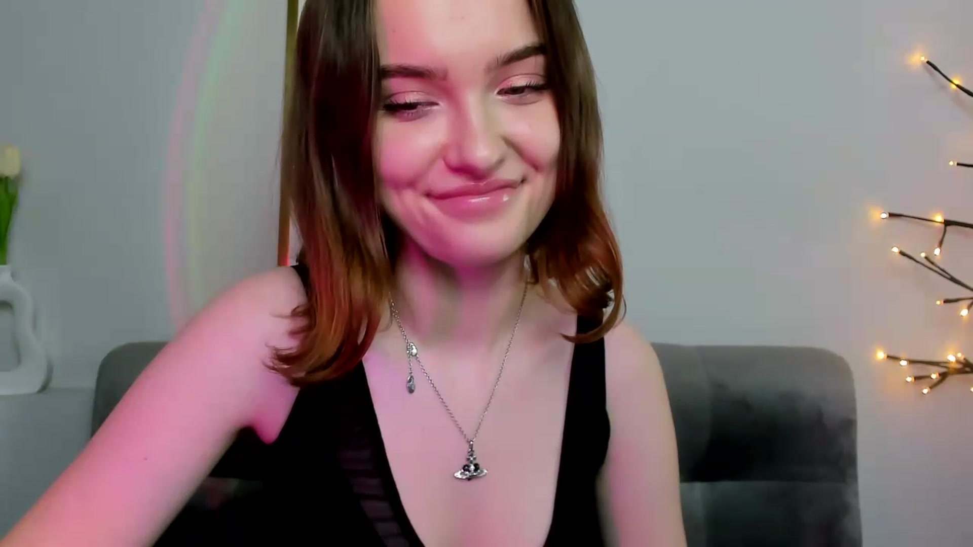 Gallery image thumbnail from KristiGant's myfreecams stream on, 05/19/2026, 15:03 image 17 of 20