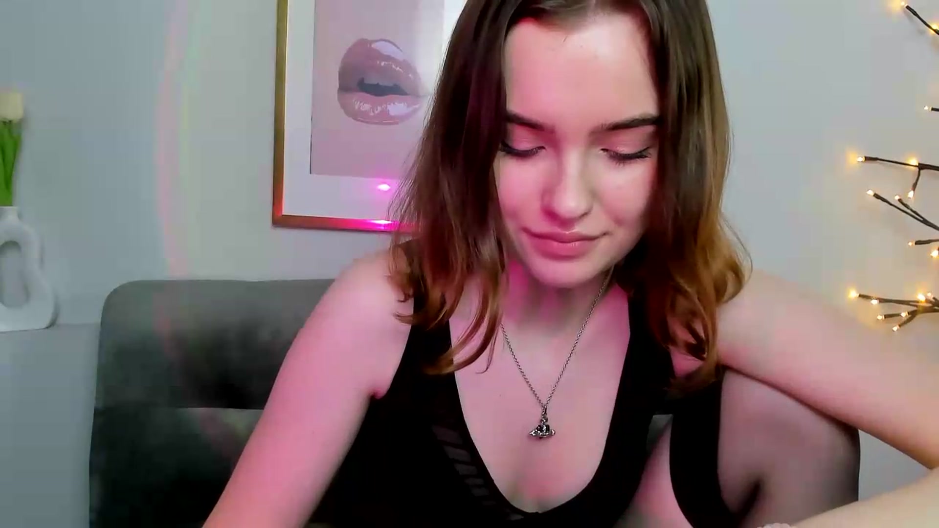 Gallery image thumbnail from KristiGant's myfreecams stream on, 05/19/2026, 16:34 image 17 of 20