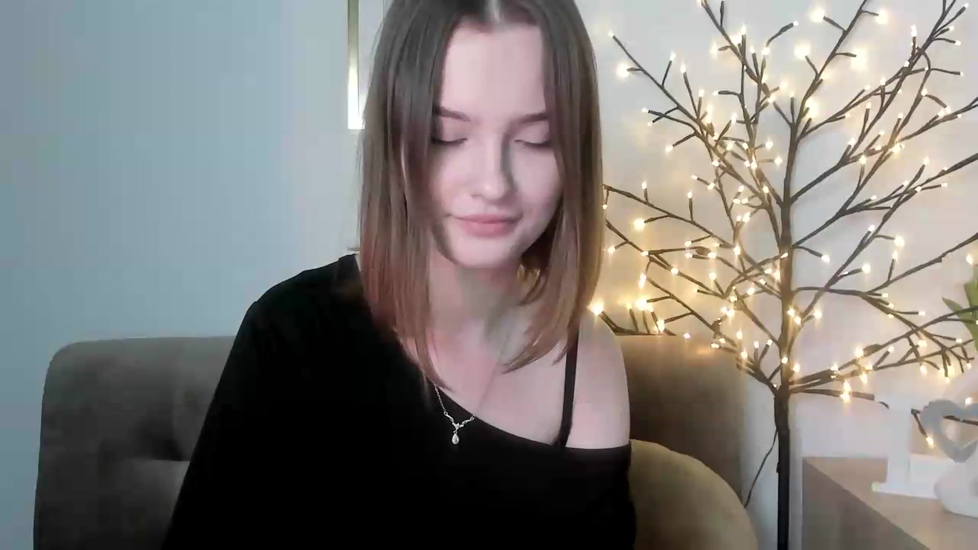Gallery image thumbnail from KristiGant's myfreecams stream on, 05/24/2026, 14:06 image 2 of 20