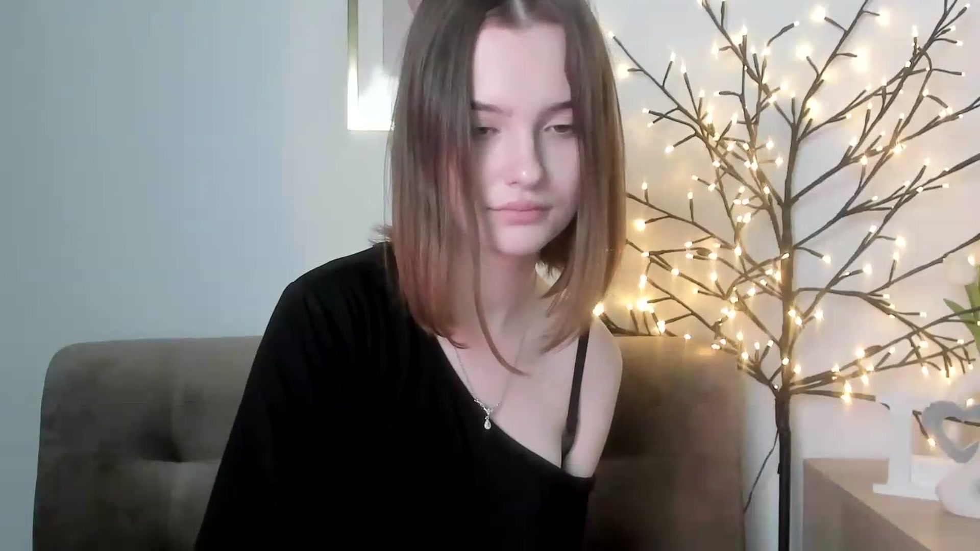 Gallery image thumbnail from KristiGant's myfreecams stream on, 05/24/2026, 14:06 image 13 of 20