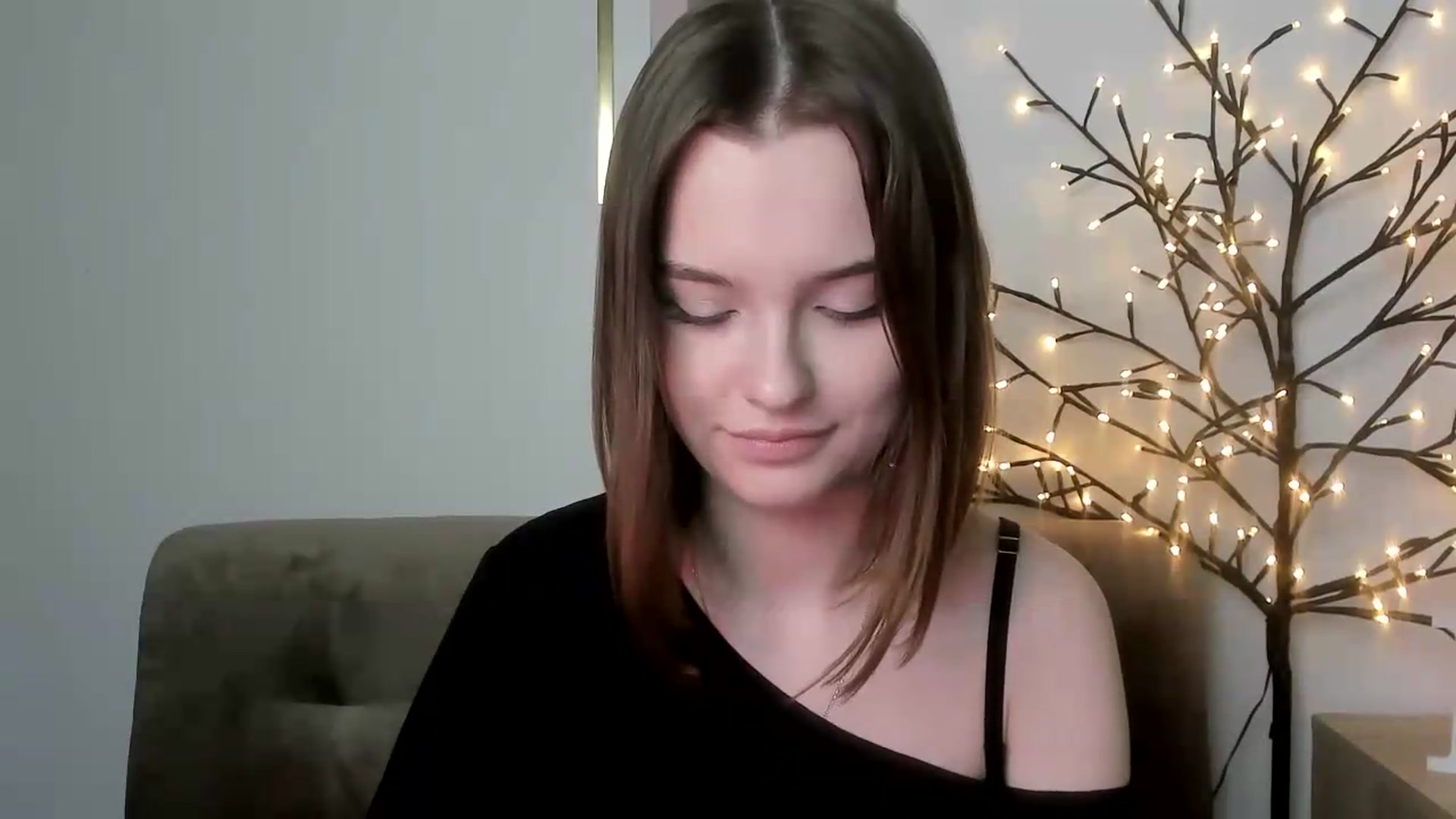 Gallery image thumbnail from KristiGant's myfreecams stream on, 05/25/2026, 16:58 image 13 of 20