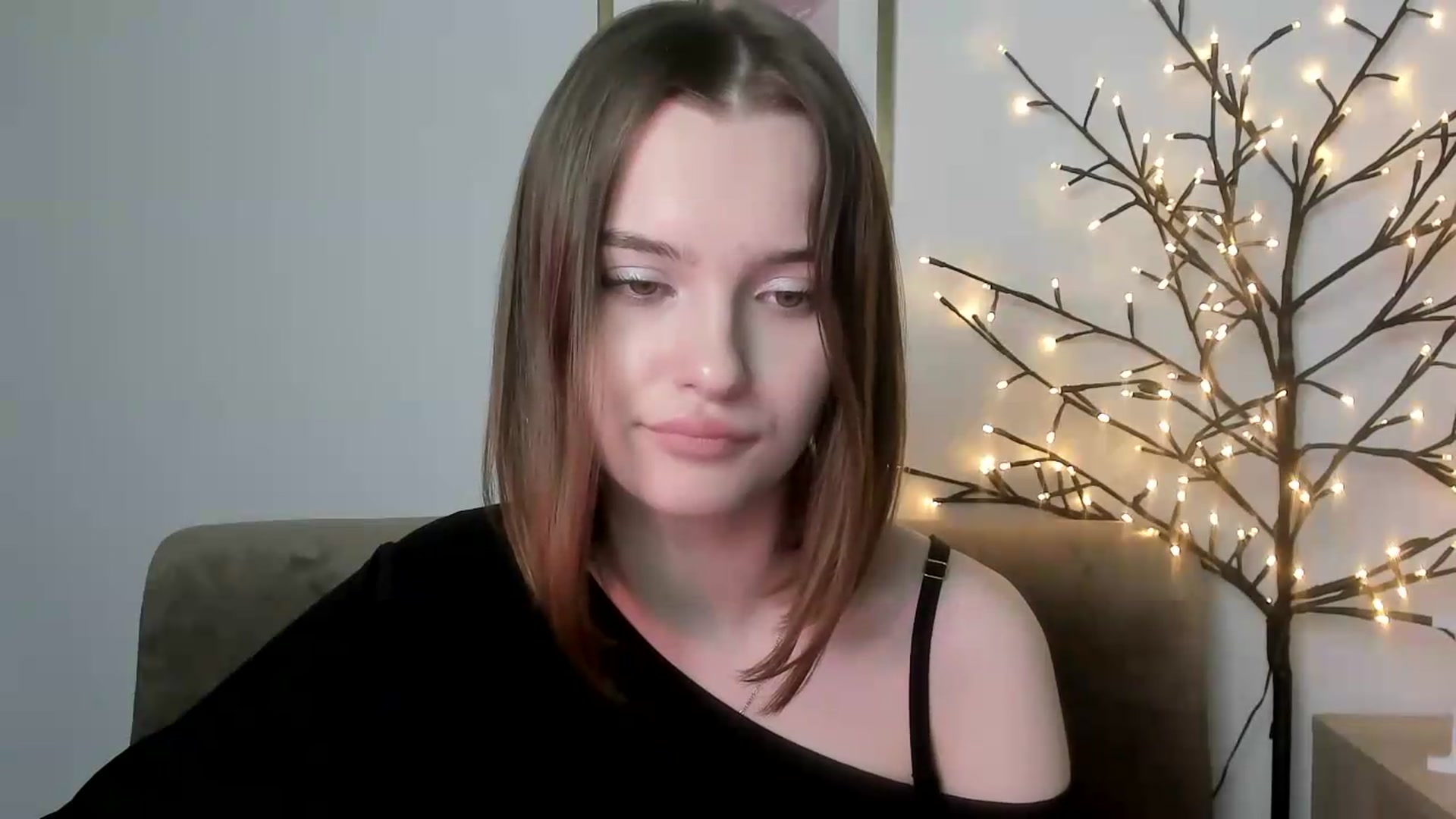 Gallery image thumbnail from KristiGant's myfreecams stream on, 05/25/2026, 16:58 image 4 of 20