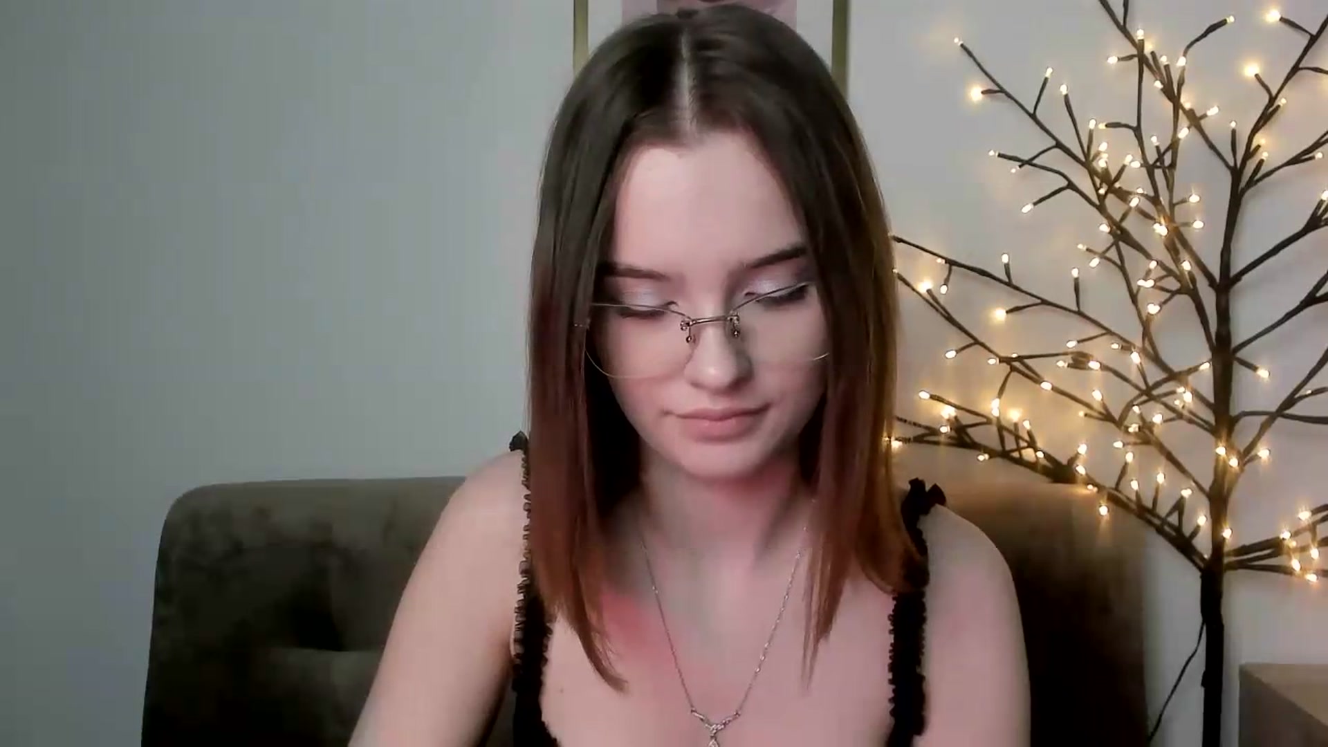 Gallery image thumbnail from KristiGant's myfreecams stream on, 05/26/2026, 16:03 image 18 of 20