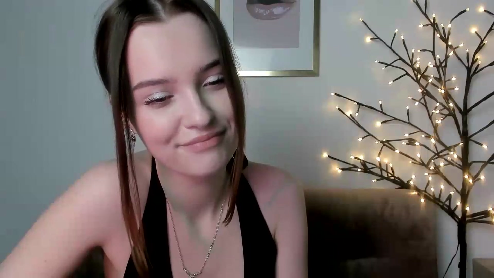 Gallery image thumbnail from KristiGant's myfreecams stream on, 05/27/2026, 12:28 image 4 of 20