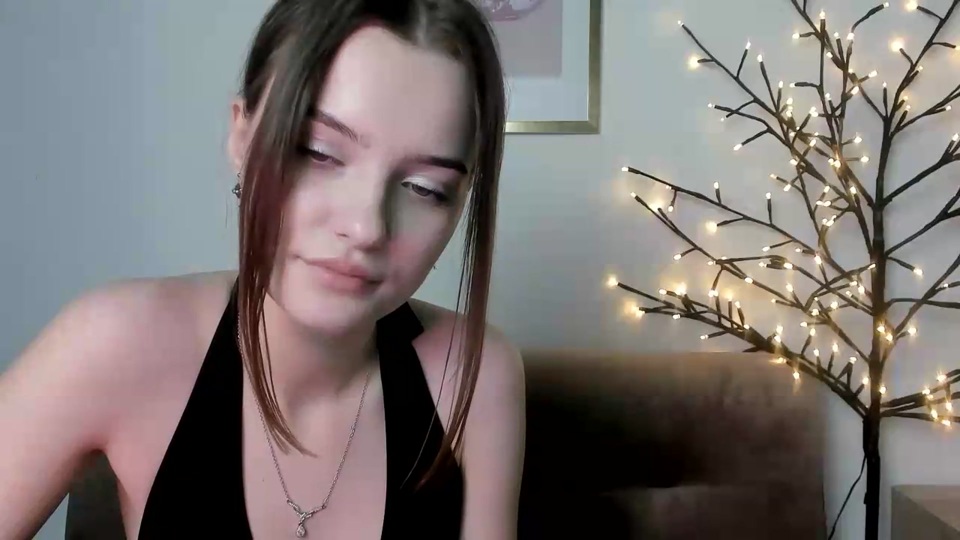 Gallery image thumbnail from KristiGant's myfreecams stream on, 05/27/2026, 14:57 image 11 of 20