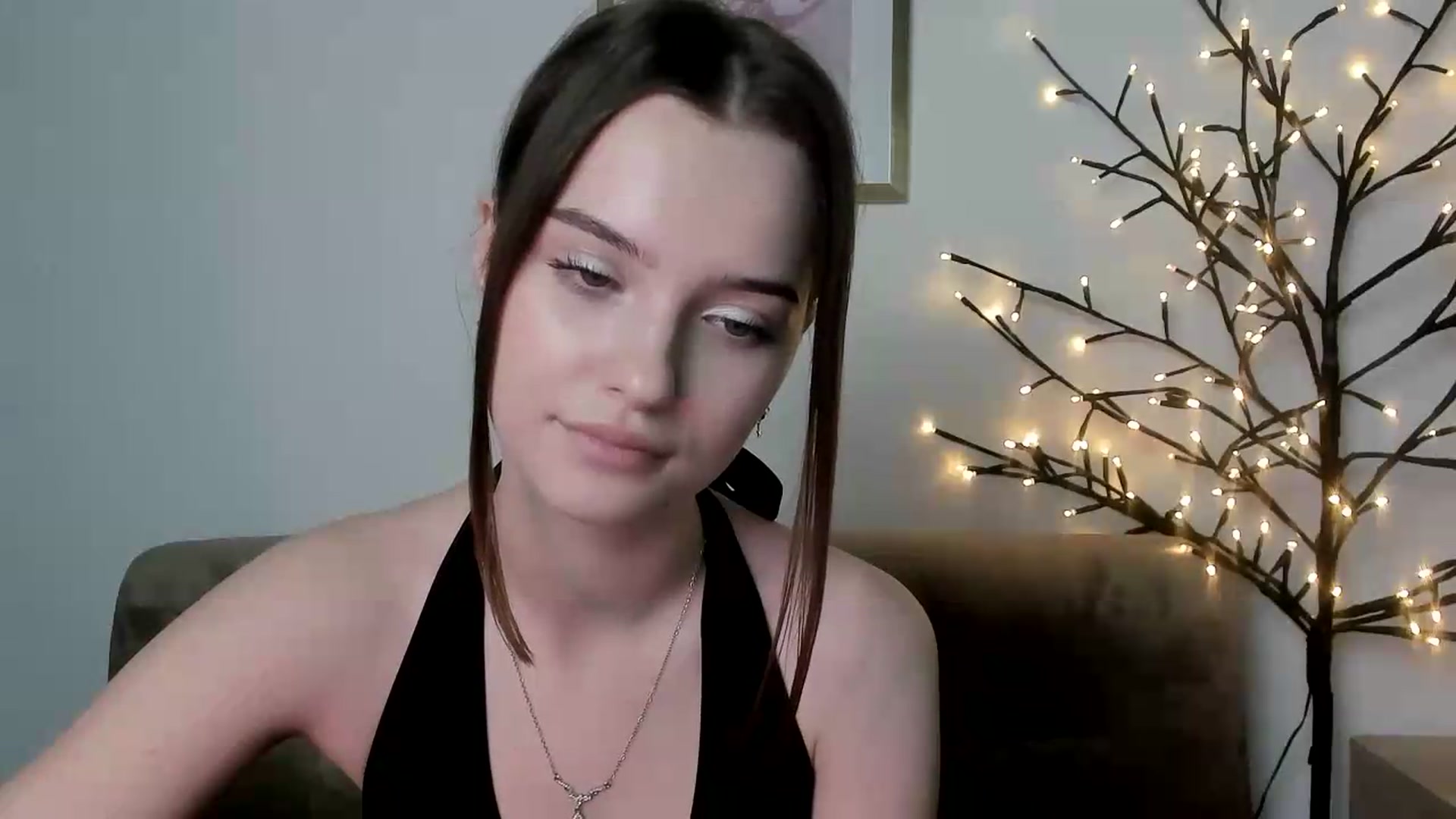 Gallery image thumbnail from KristiGant's myfreecams stream on, 05/27/2026, 14:57 image 18 of 20