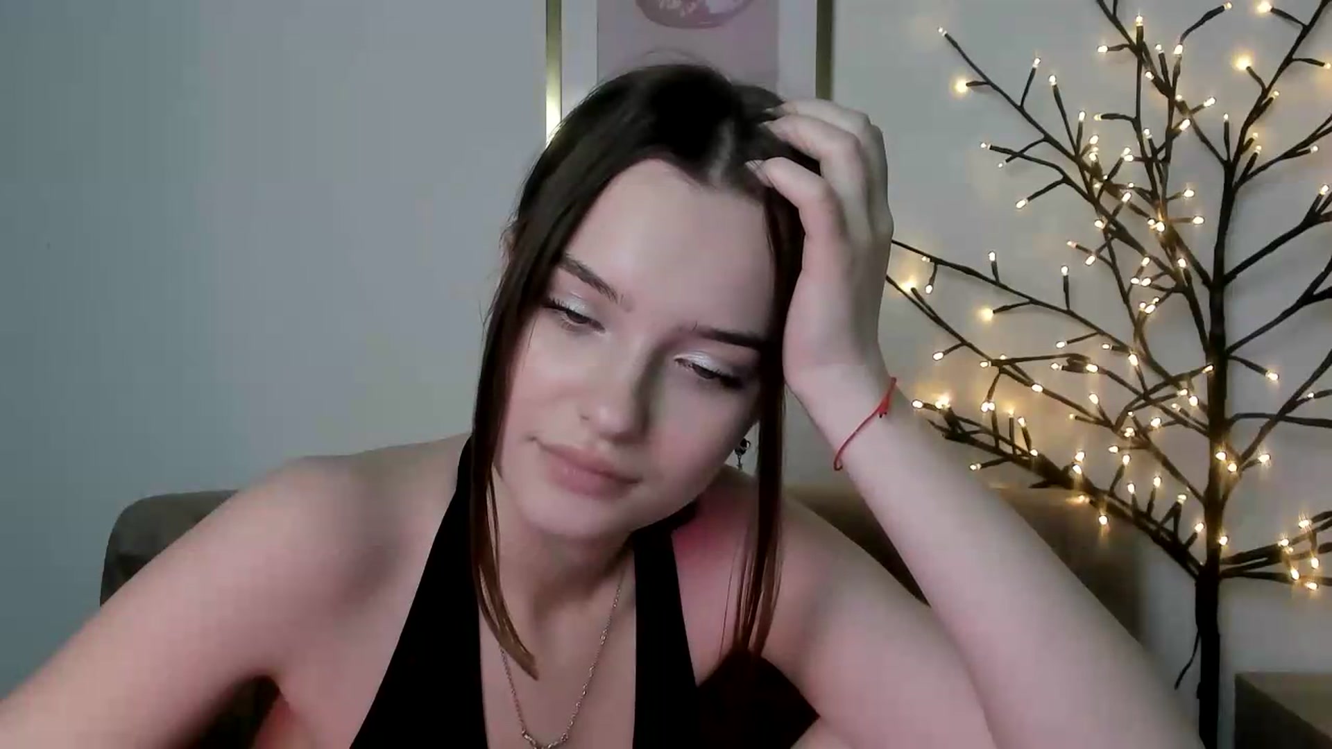 Gallery image thumbnail from KristiGant's myfreecams stream on, 05/27/2026, 14:57 image 8 of 20