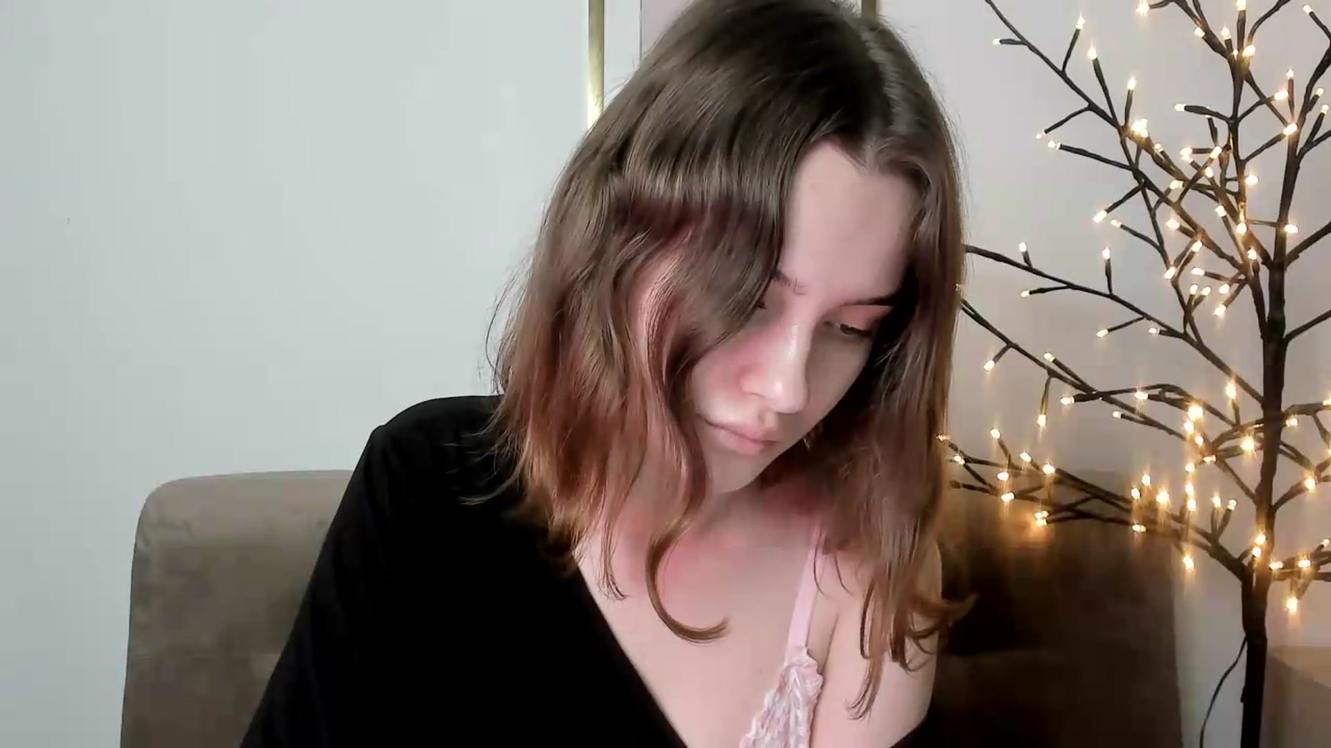Gallery image thumbnail from KristiGant's myfreecams stream on, 06/05/2026, 13:50 image 5 of 20