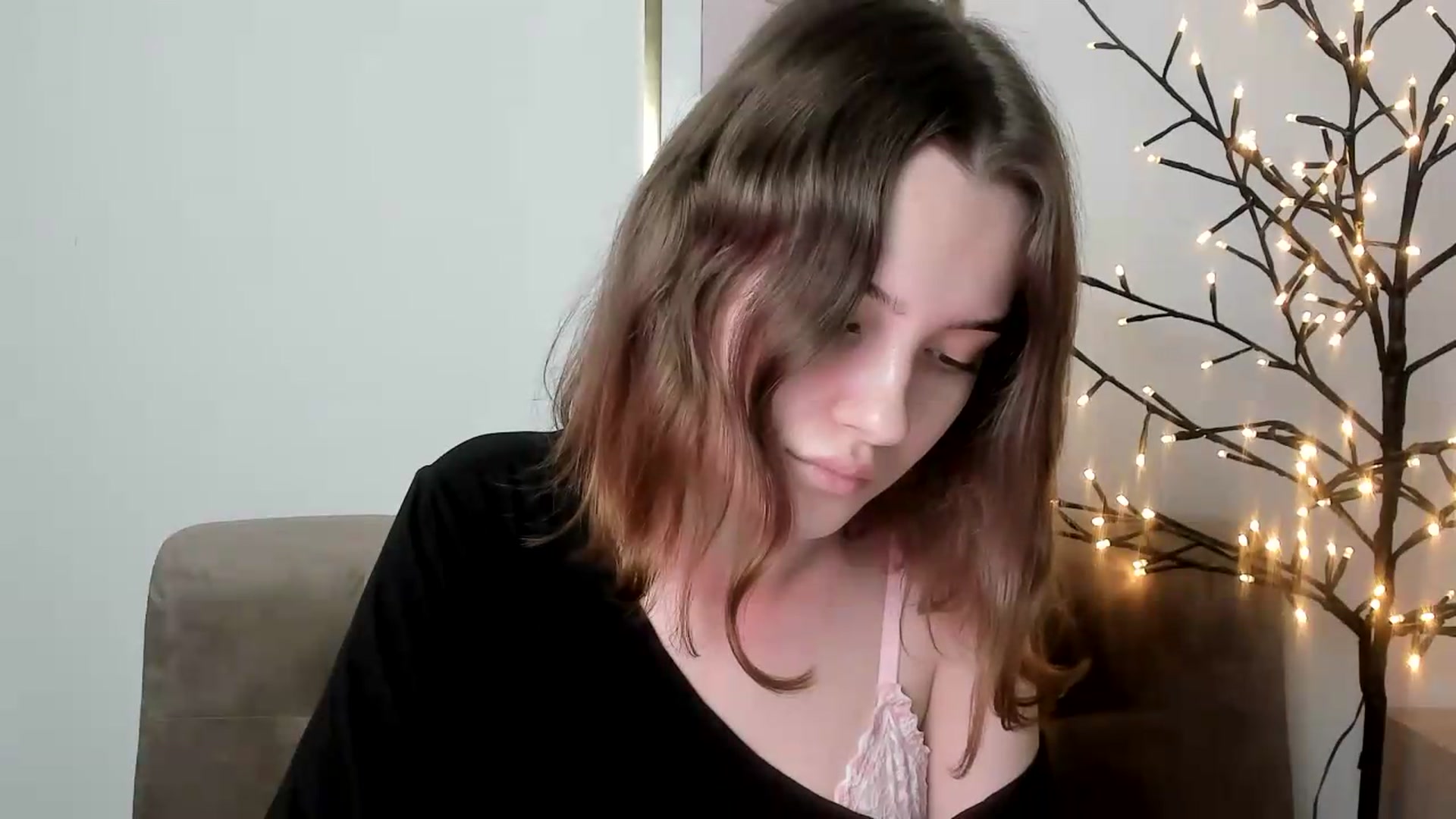 Gallery image thumbnail from KristiGant's myfreecams stream on, 06/05/2026, 13:50 image 4 of 20
