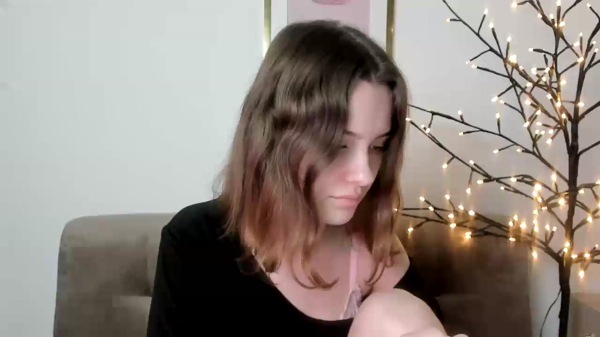 Gallery image thumbnail from KristiGant's myfreecams stream on, 06/05/2026, 13:50 image 1 of 20