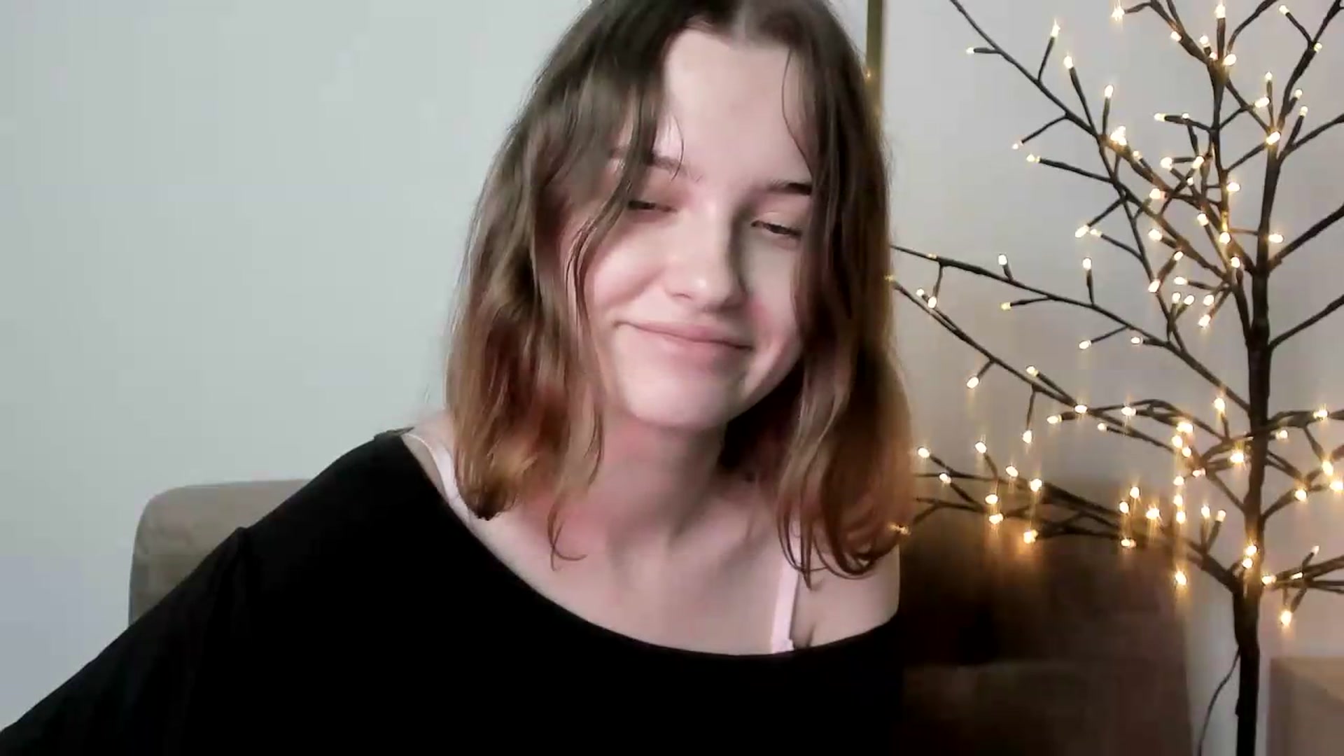 Gallery image thumbnail from KristiGant's myfreecams stream on, 06/05/2026, 14:24 image 5 of 20