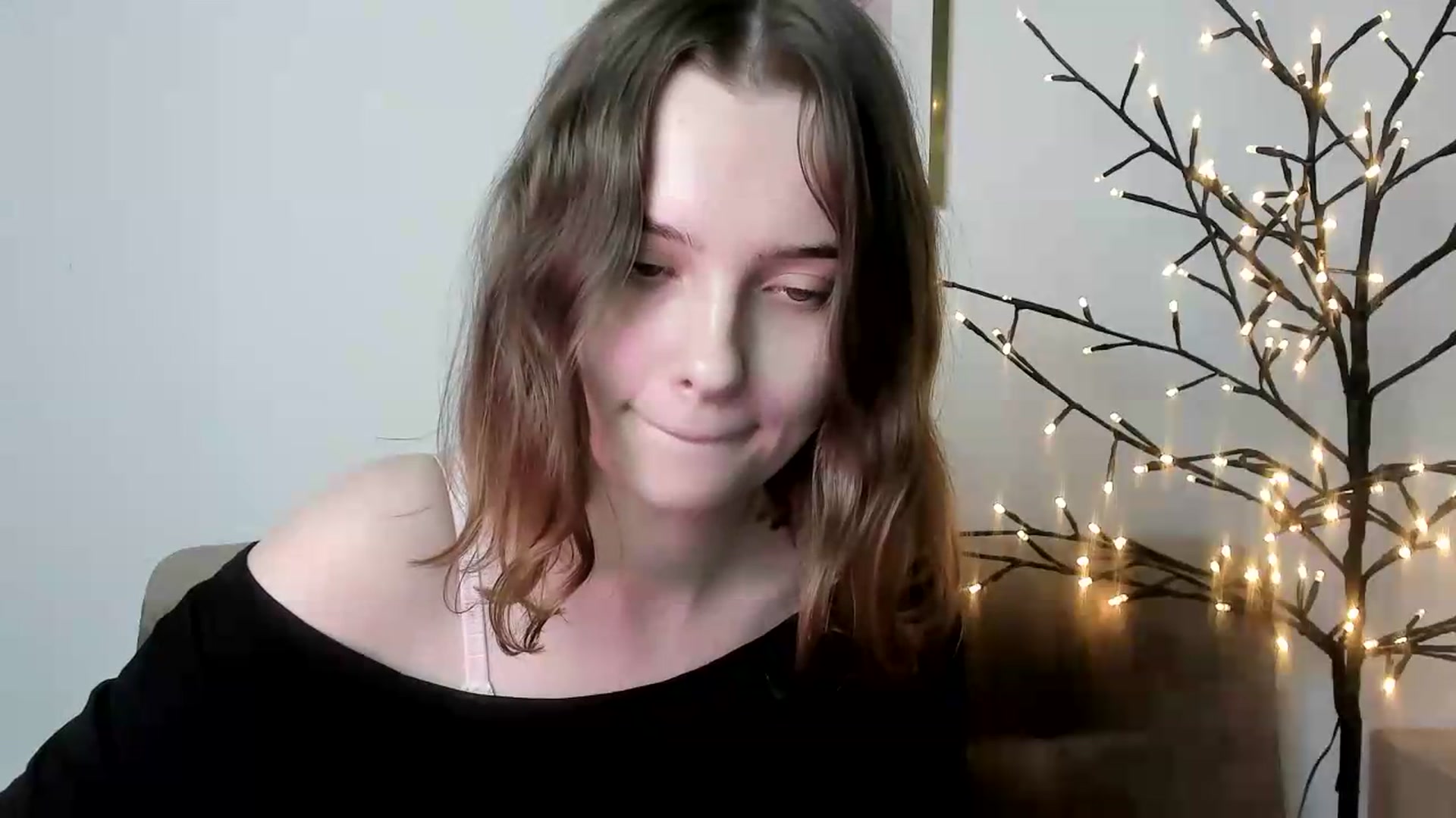 Gallery image thumbnail from KristiGant's myfreecams stream on, 06/05/2026, 16:31 image 15 of 20